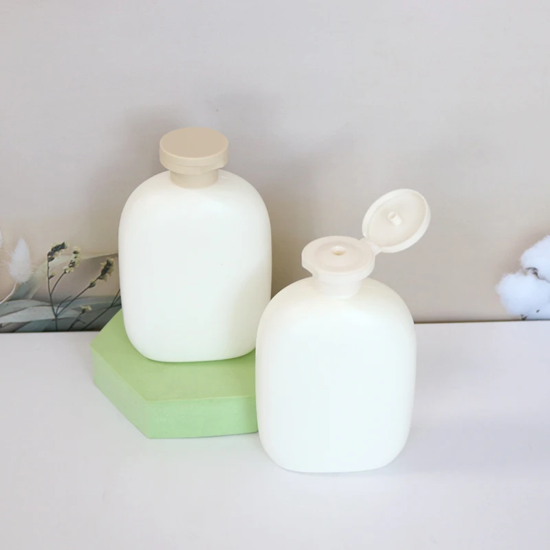 MAYSURE Custom Manufacturer 50 ml 100 ml 440 ml 500 ml Colored Plastic Bottle oblate shape with flip top Plastic Cosmetic Bottle