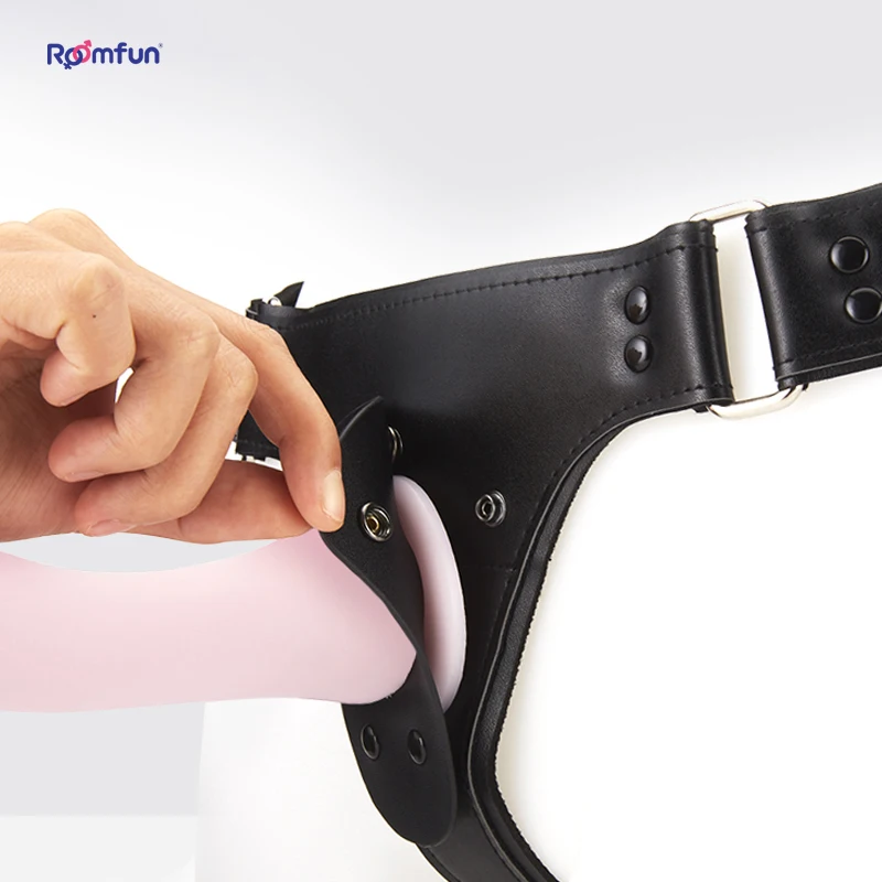 Hot Sale Adult Toys For Women Sex Leather Bondage Set Bdsm Realistic Wearable Dildo