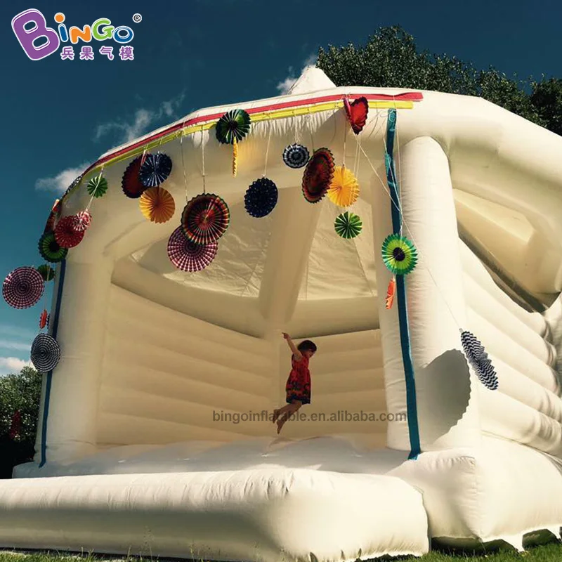 Wedding party decorative trampoline inflatable white bounce house for advertising