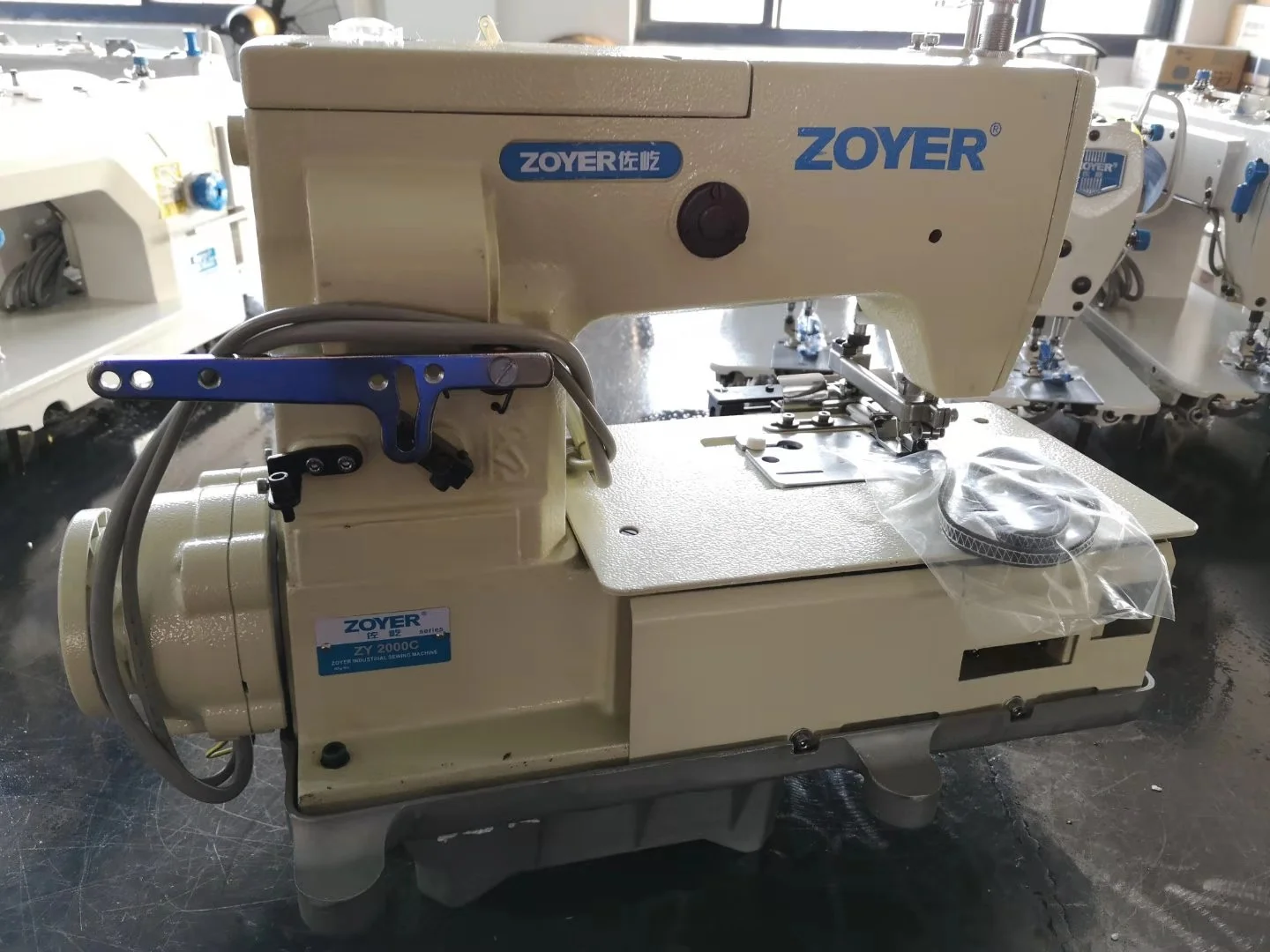 ZY2000C Zoyer многоигольная промышленная швейная машина для ленточной