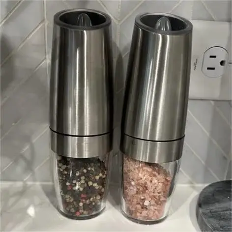 Горячая распродажа, электрическая гравитационная мельница для соли и перца, Набор для специй, перезаряжаемая мельница для черного перца с синим светом и подставкой