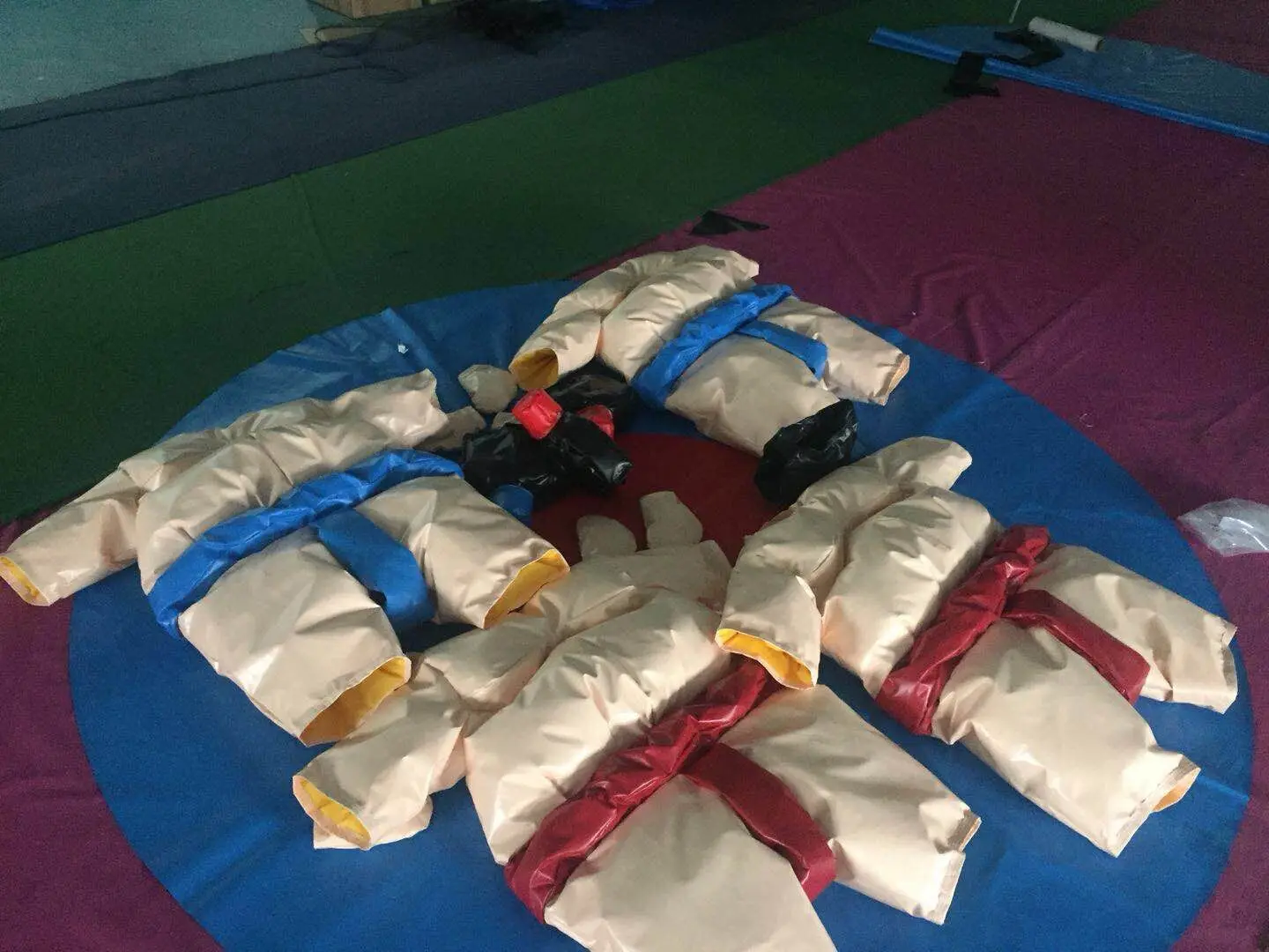 Winsun Factory price durable PVC sumo wrestling suit game fighting inflatable sumo wrestling suit for kids and adults