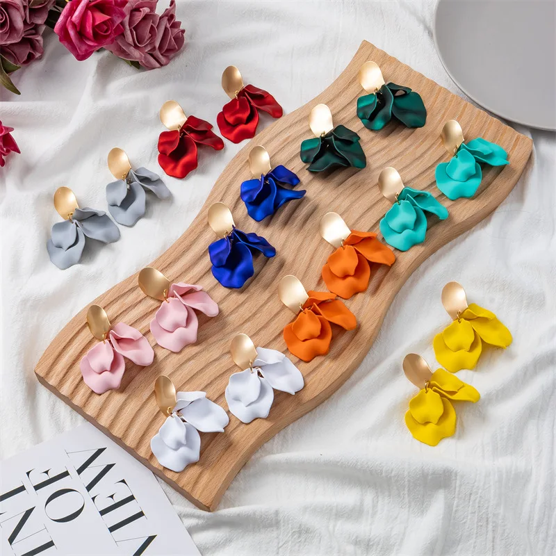 Manufacturers Wholesale luxury high-end earrings irregular petal tassel earrings exaggerated personalized earrings