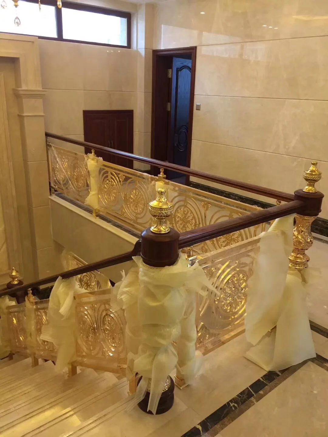 Luxury new products Aluminum carved railing Electroplating process Golden railings