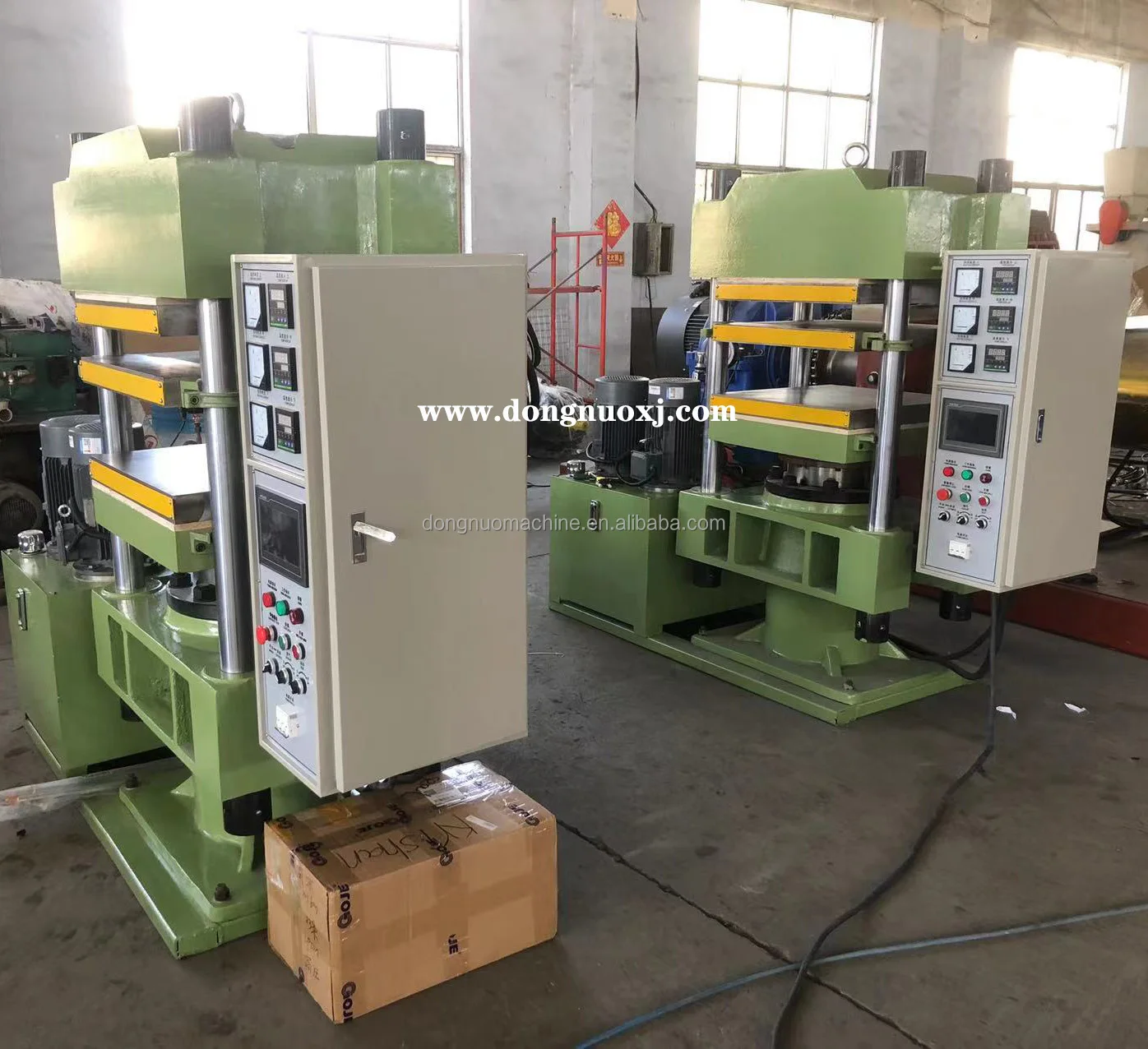 Lab Hydraulics Small Mold Vulcanizer Silicone Rubber Sheet Vacuum Press Machine