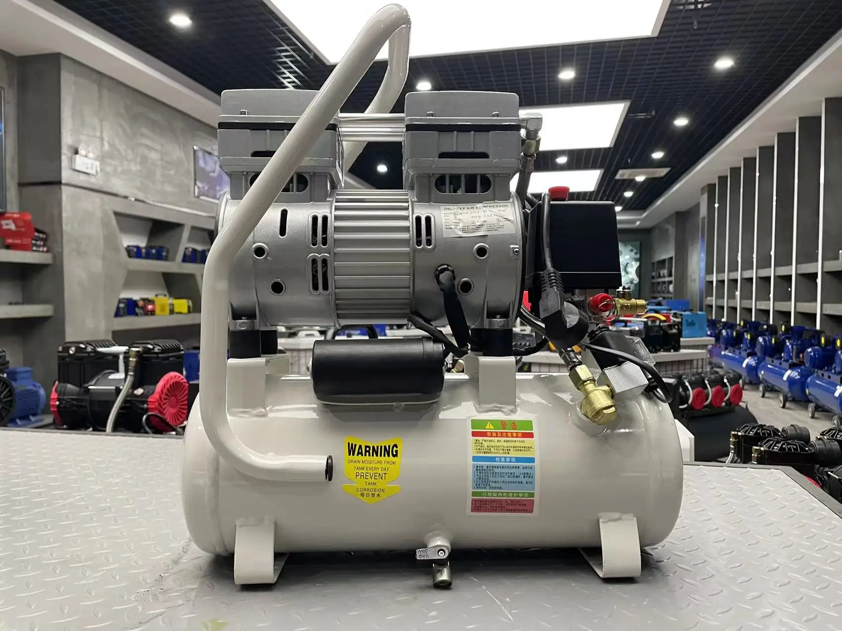 AC POWER Cheap 0.8mpa small size 9L air compressor for home use