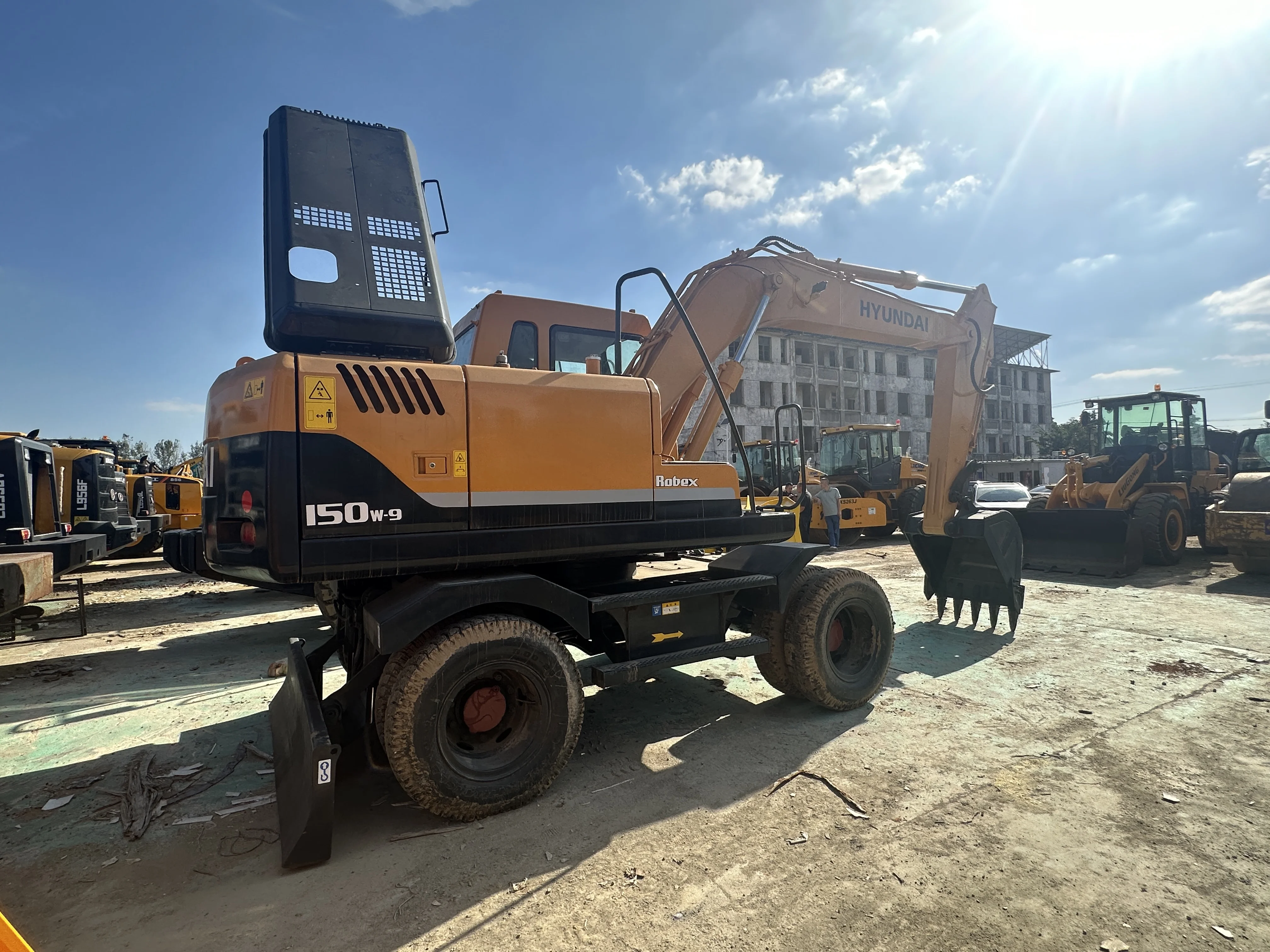 Hyundai R150W-7 used wheel excavator 15 ton medium bucket crawler agricural Excavator R150 for sale In Low Price