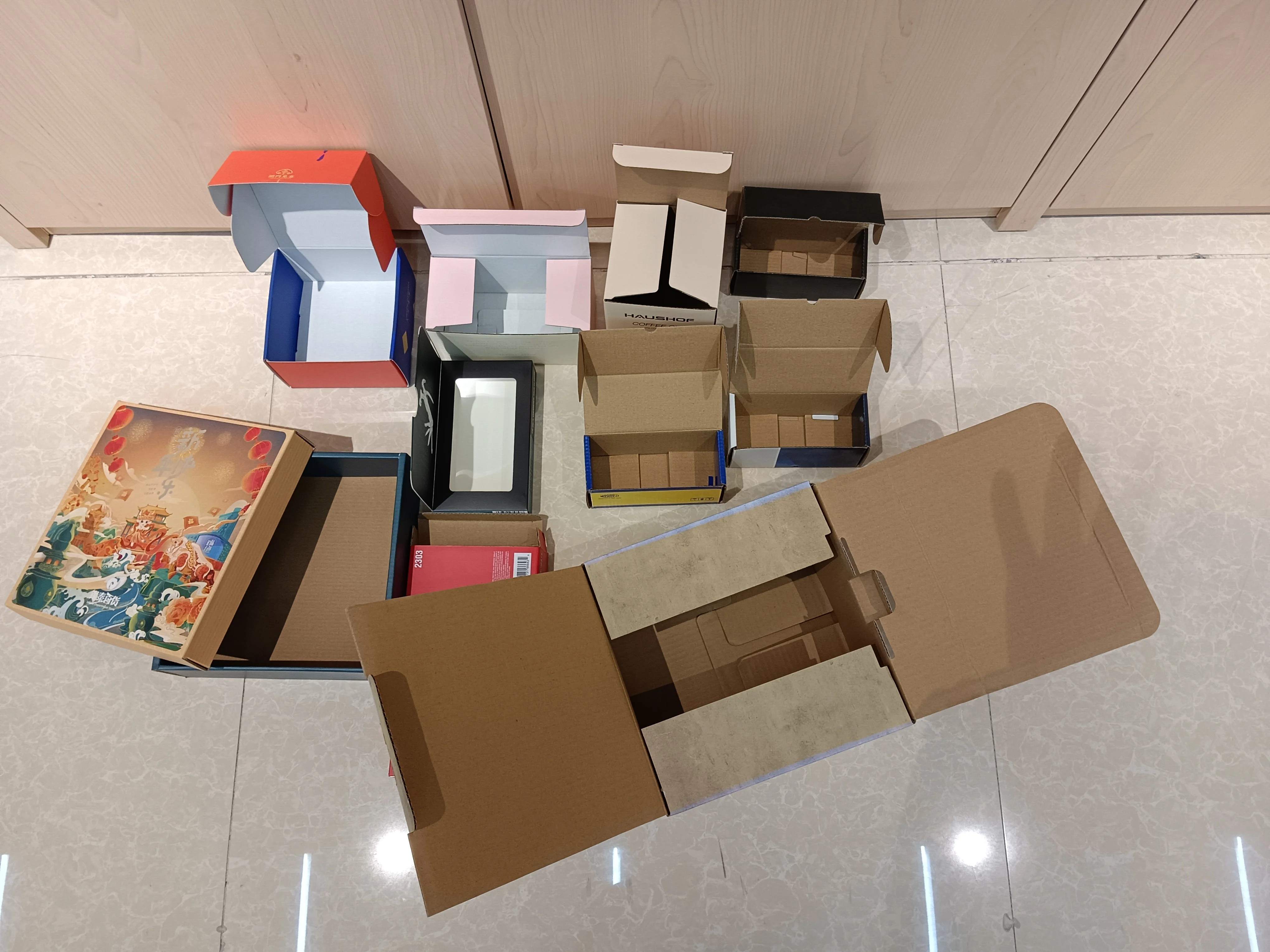 Wholesale Printed Color Custom Logo Matte Perforated Corrugated Mailer Carton Box Microphone Package Shipping Box with Foam