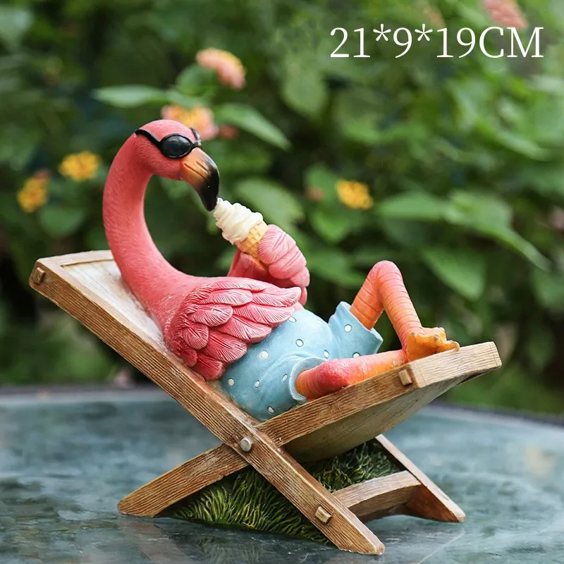 Funny Garden Straw Hat Flamingo Figurine Animal Statue Table Decoration Garden Statue Outdoor Decor Resin Flamingo Ornaments