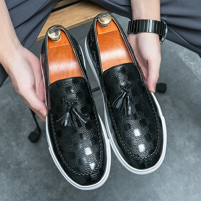 Round Toe Groom Bestman Wedding Shoes Comfortable Check Pattern Tassel Loafers Shoes for Men