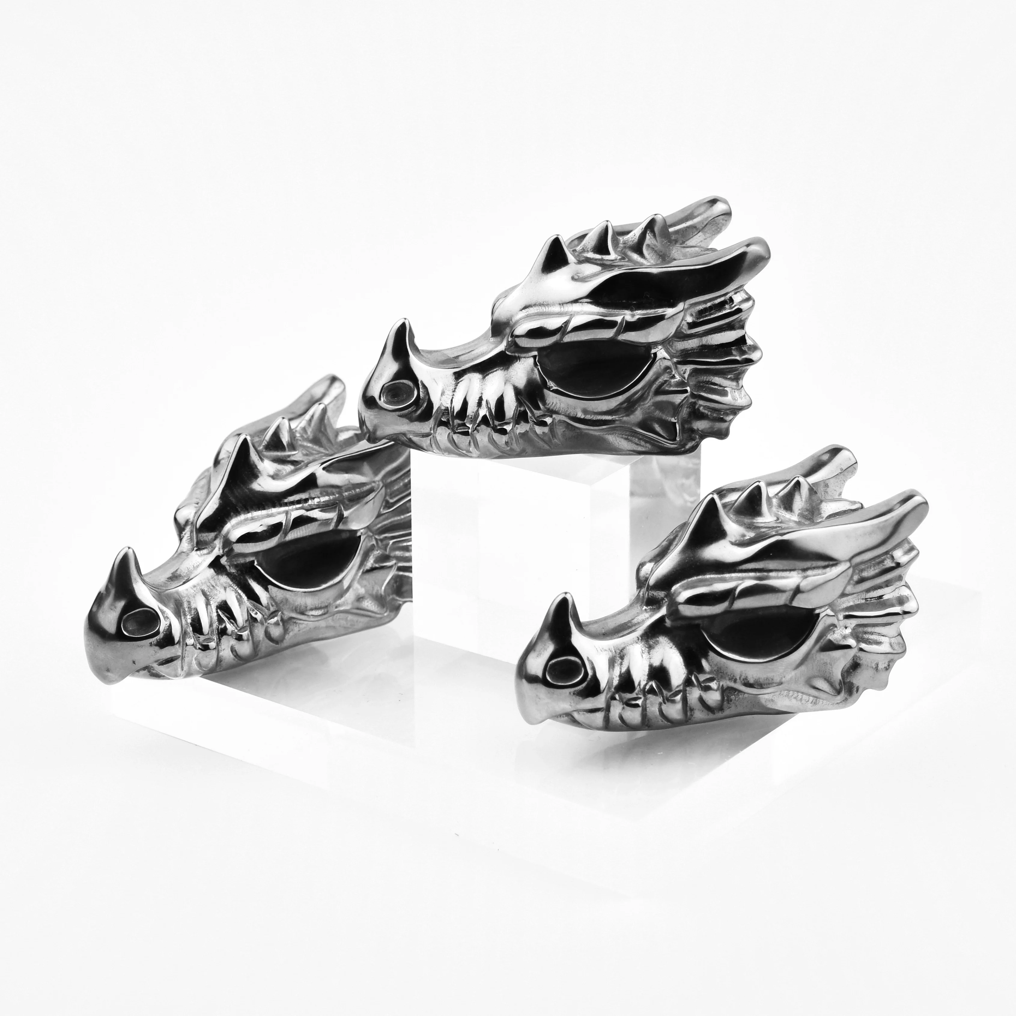 
High quality hand carved quartz stone carving titanium skulls dragon head crystal dragon 