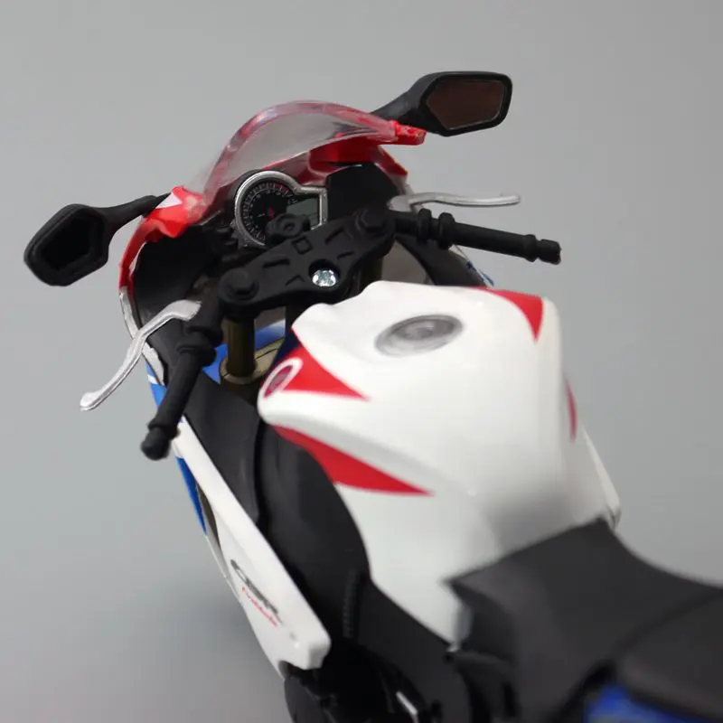 Коллекционная модель мотоцикла AUTOMAXX из сплава масштаб 1/12 CBR 1000RRR