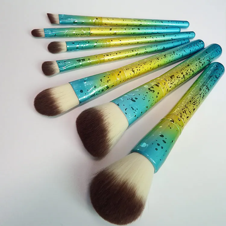 
Fashion Durable Gradient Color Makeup Brush 7 pcs Luxury Colorful Makeup Brushes High Quality Vegan Beauty Tool 