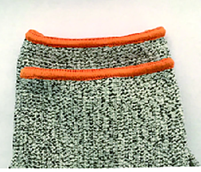 Automatic overlock sewing machine for cuffs of labor protection gloves