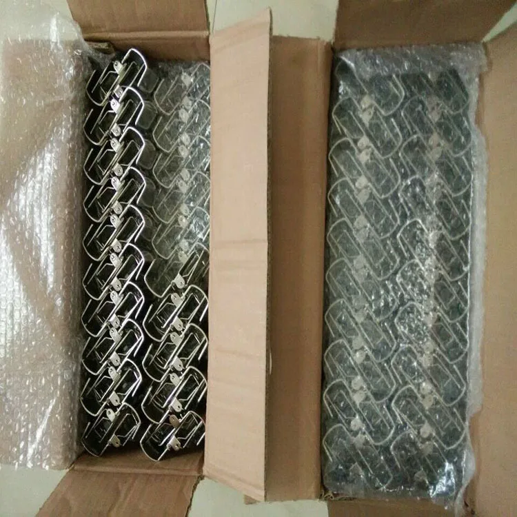 Factory Metal Anti-looping Stamping Hanging Stainless Steel Clamp Carpet Display Rug Clip