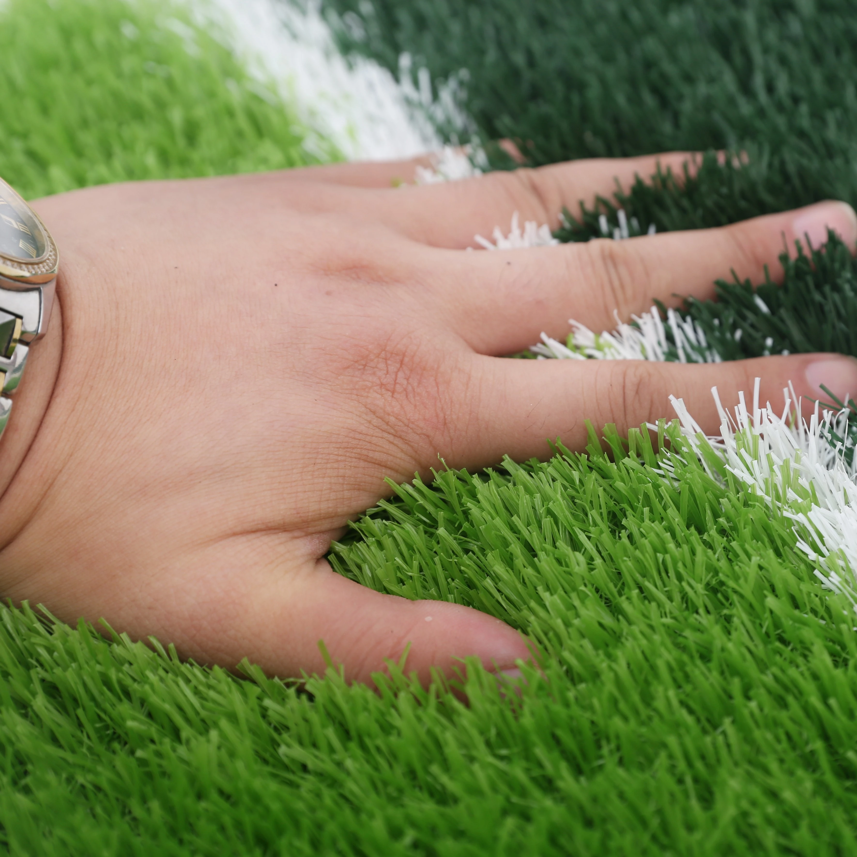 football artificial grass multi-purpose sports court artificial grass In the soccer flied