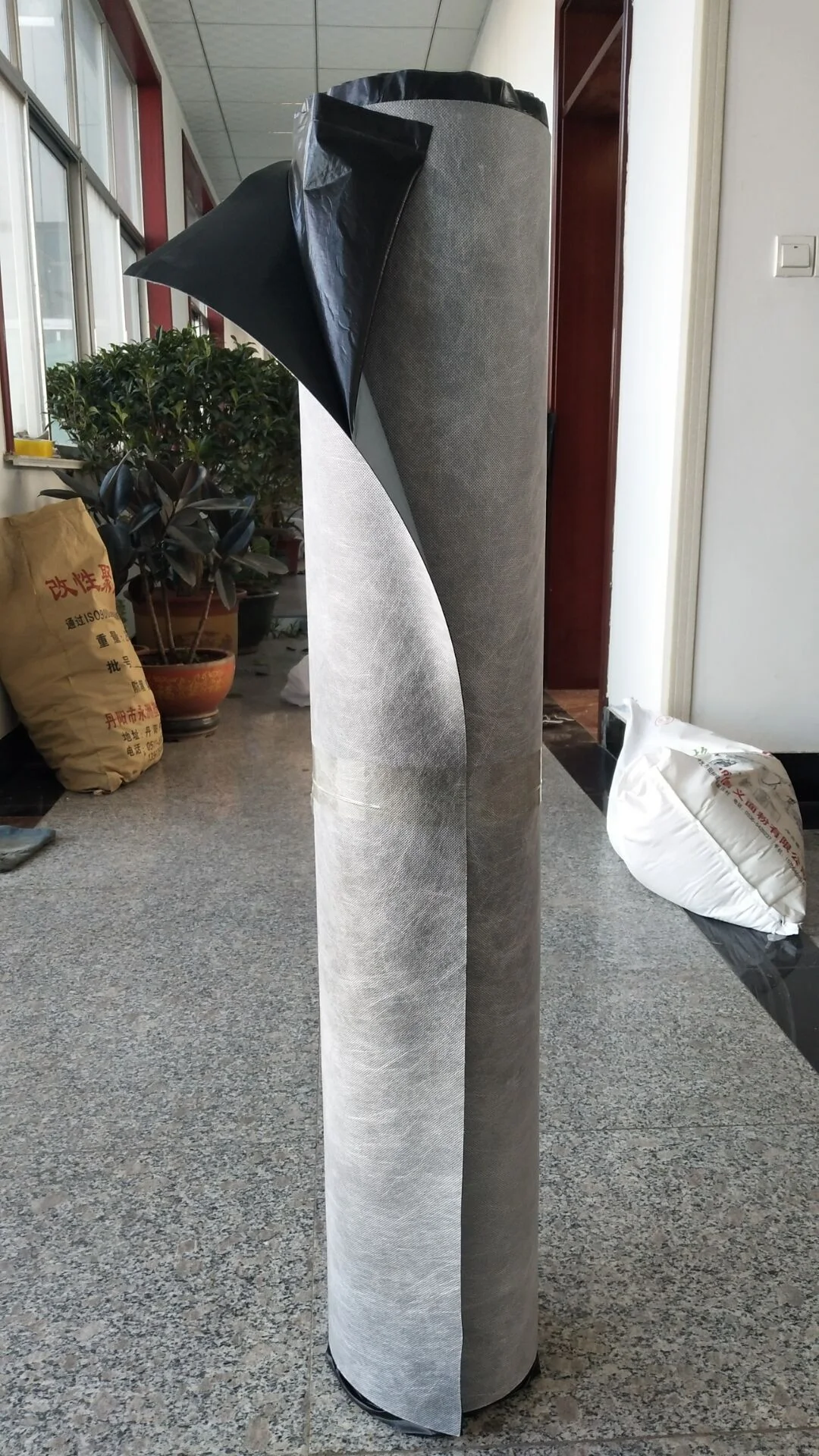 high weather resistance 1.2mm hot melt self adhesive waterproof membrane for swimming pool,tunnel, roofing