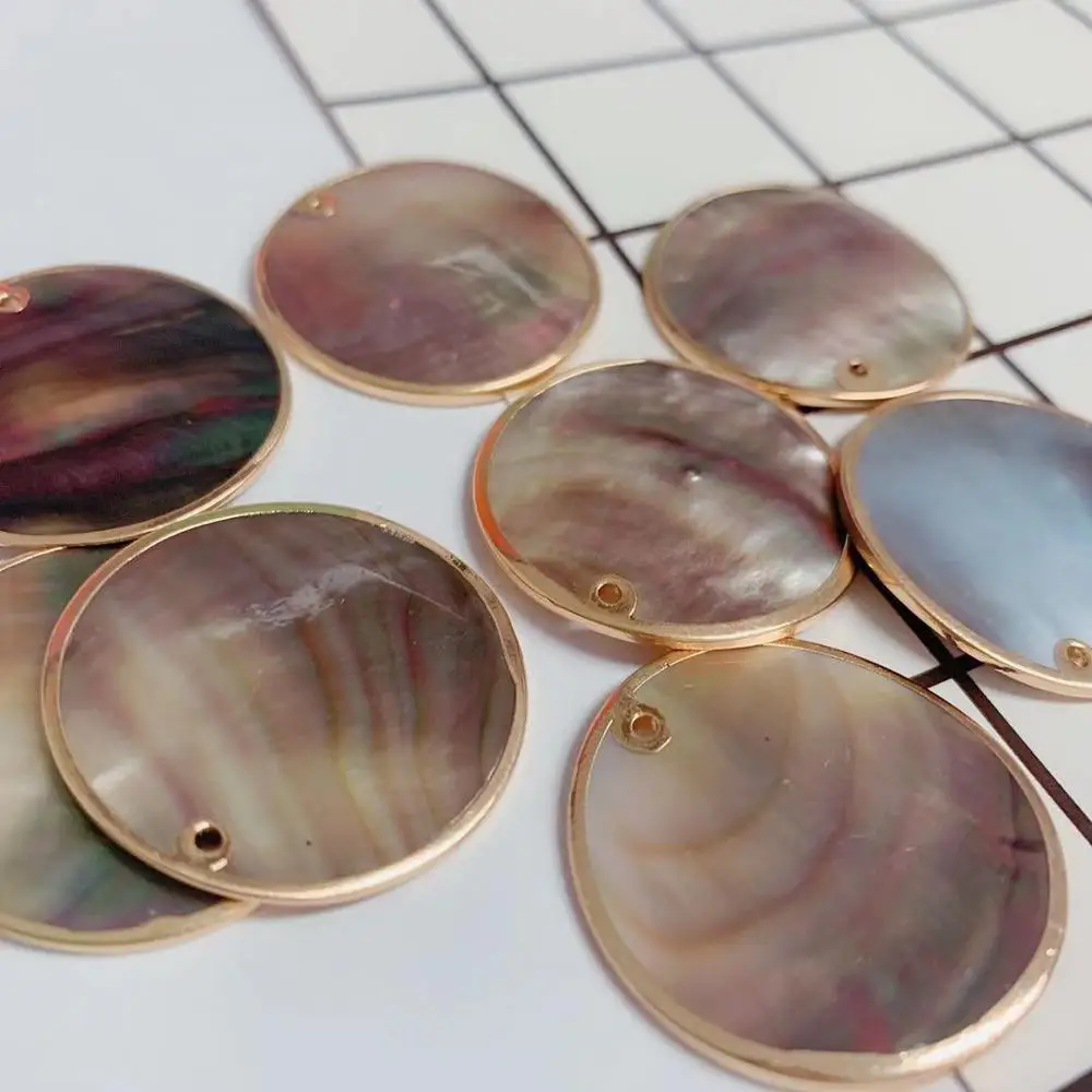 Gold-plated edging decorative shell pendant jewelry black shell necklace pendants