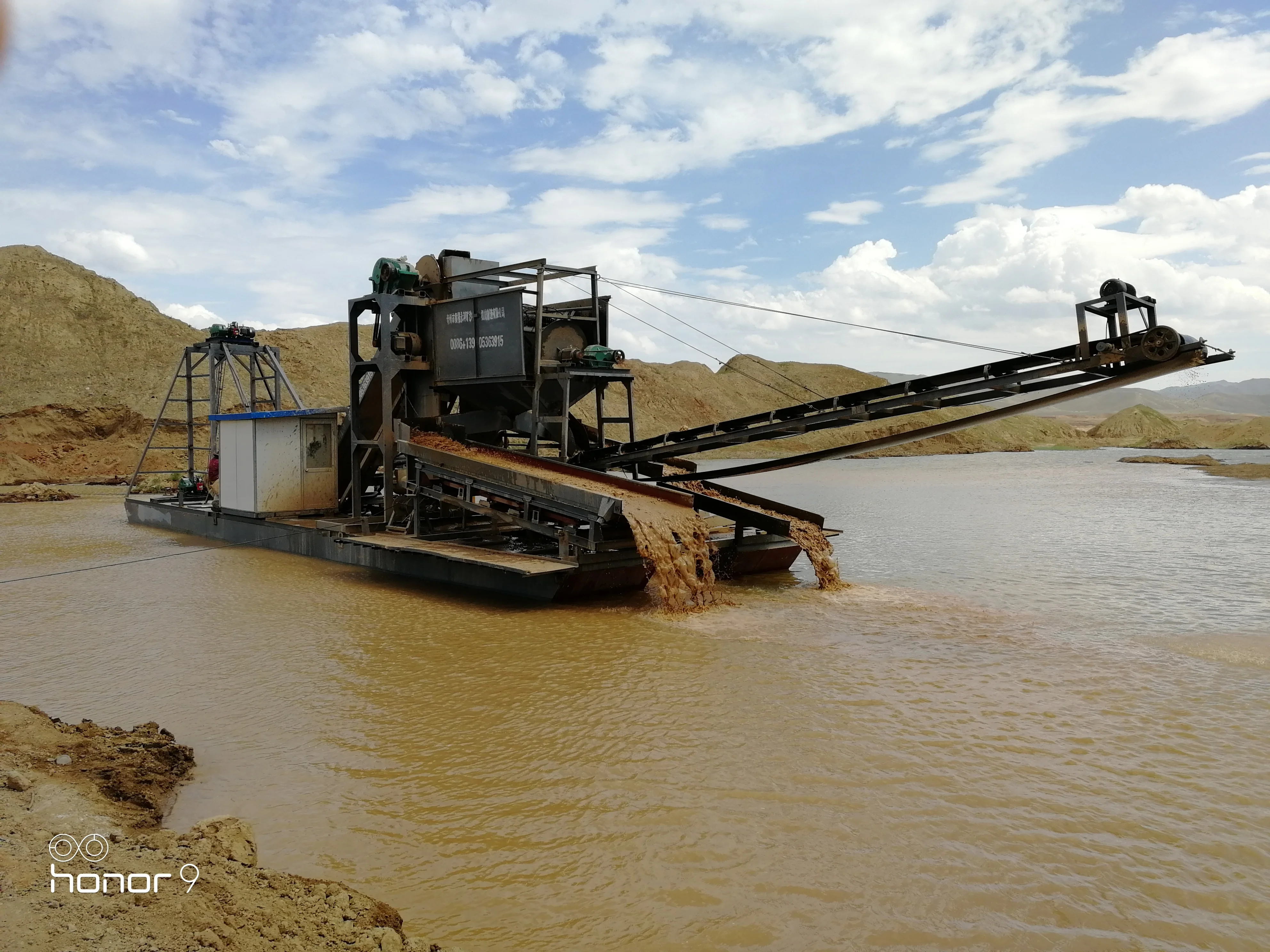 2024 Top Quality  Bucket Chain  Gold Dredger for Alluvial Sand Mining in Madagascar