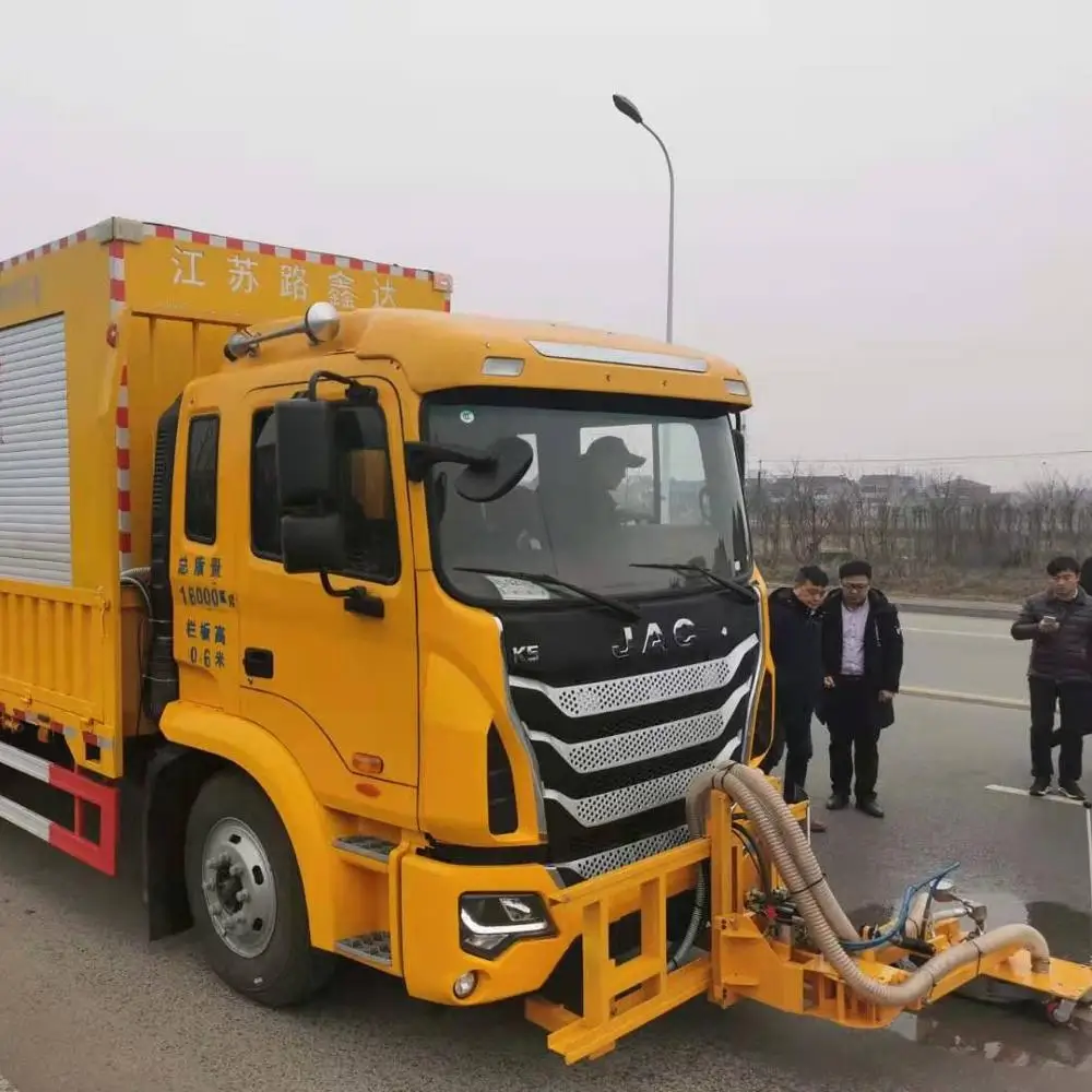 Ultra High Pressure Water Blasting Road Marking Remove Runway Rubber Glue Removal for
