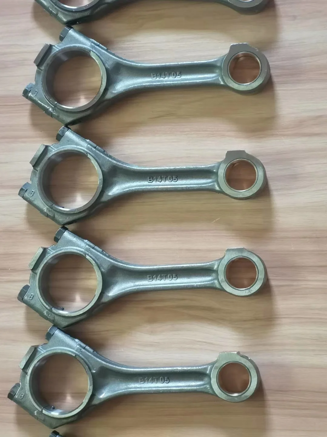 Long service life TD226B connecting rod 12160519
