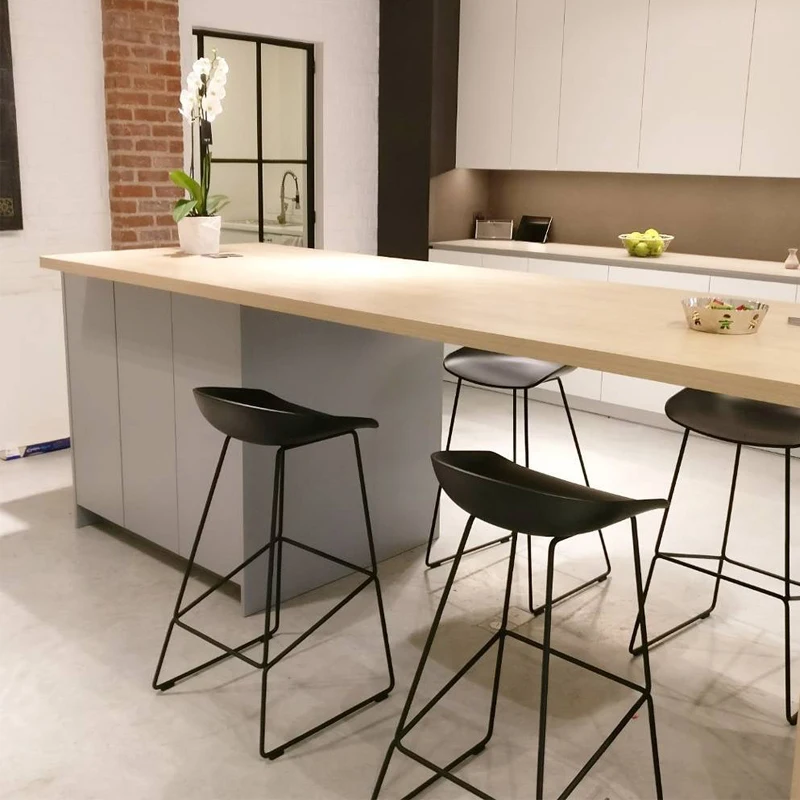 Modern stackable metal legs longe table kitchen hotel PP plastic high bar stool