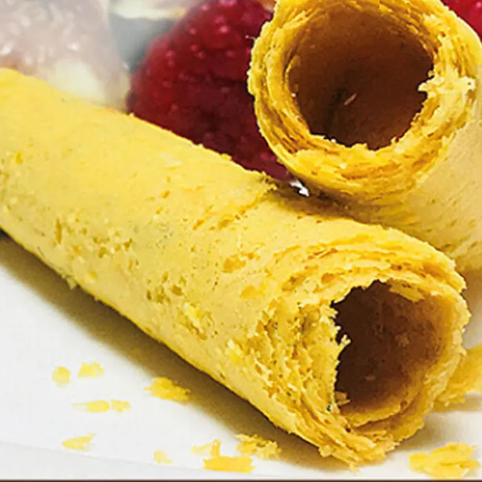118g Chinese delicious traditional ready to eat foods salted egg yolk flavor barquillos crisp egg roll snacks