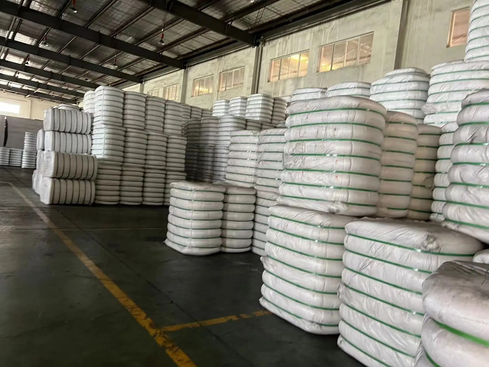 good quality soft Microfiber Micro Denier Fibre Virgin Polyester Staple Fiber Raw White for Filling Clothing