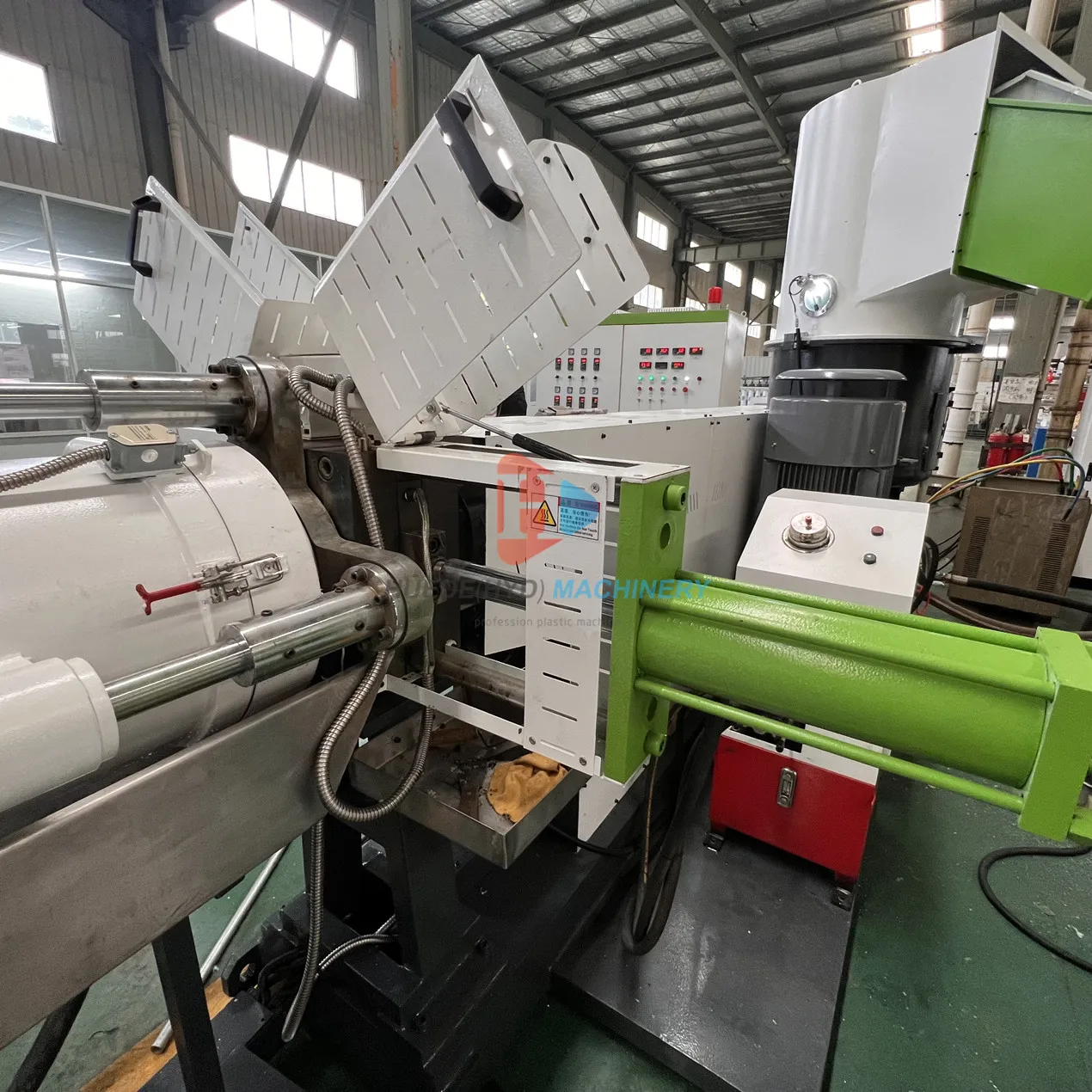 Recycling Plastic PP PE Woven Bag Film Pelletizing Line Pellets Extruder Making Machine