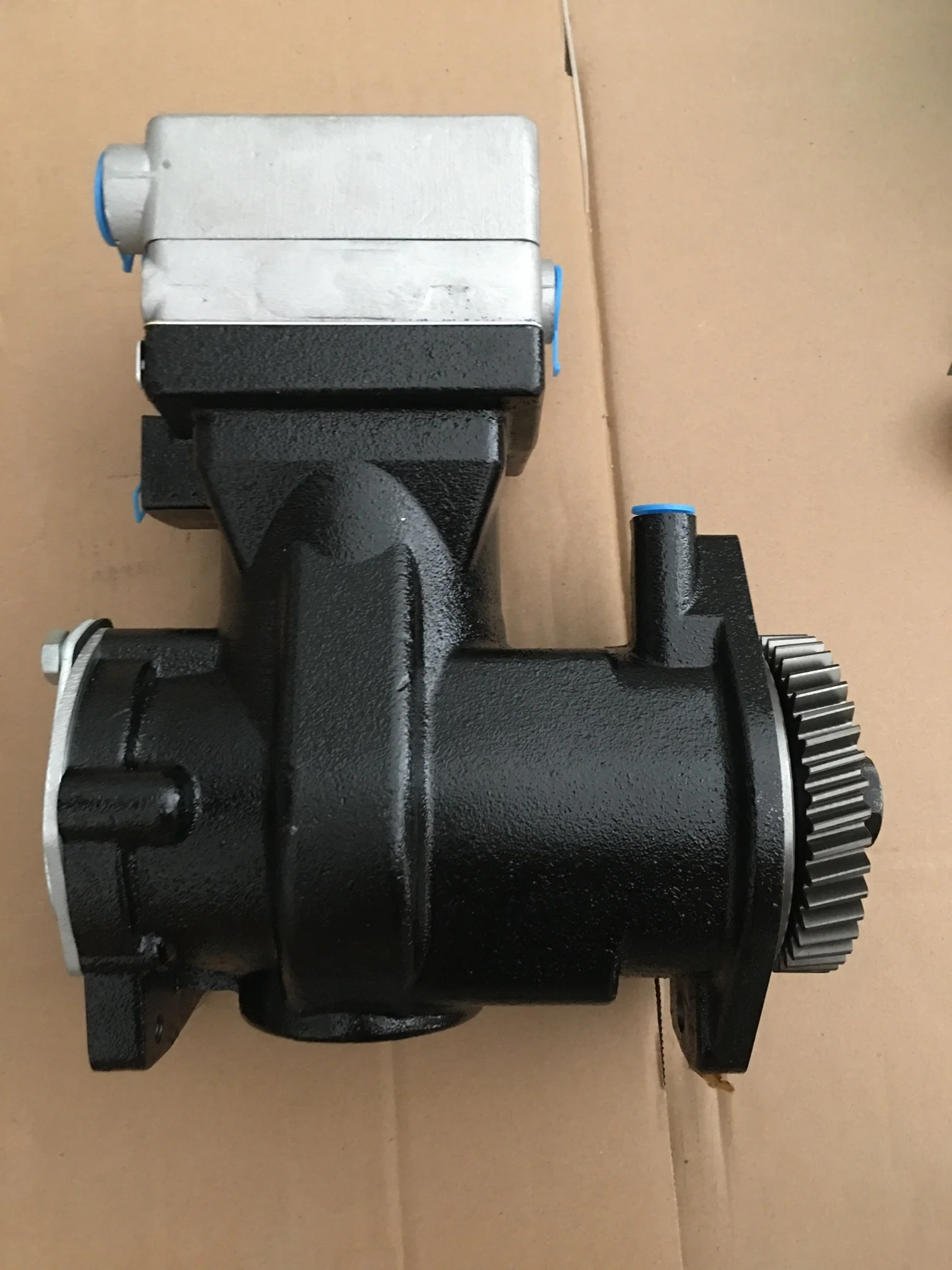 Genuine Machinery Parts 6CT8.3 Diesel Engine Air Compressor 4929623