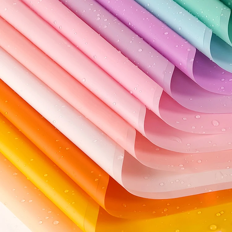 Оптовая продажа, Подарочная цветочная упаковка, пластиковая Цветочная упаковочная бумага с логотипом, водонепроницаемая оберточная бумага для цветов, рулон