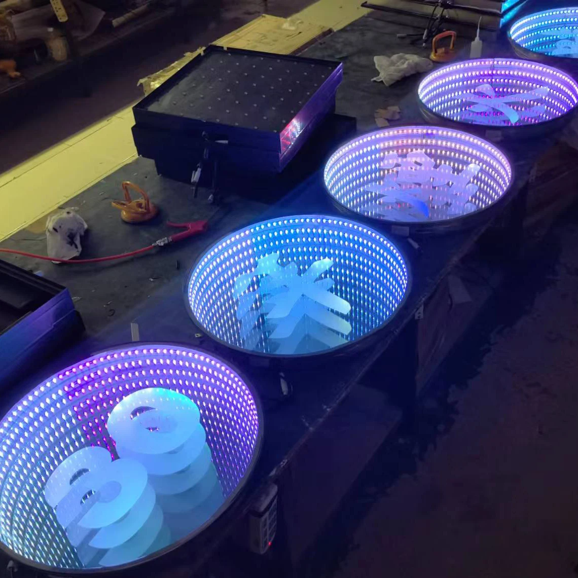 Customizable Starlight Dance Floor Tiles Easy-to-Set-Up LED Moving Lights Chrome Body with DMX512 Control for KTV and DJ