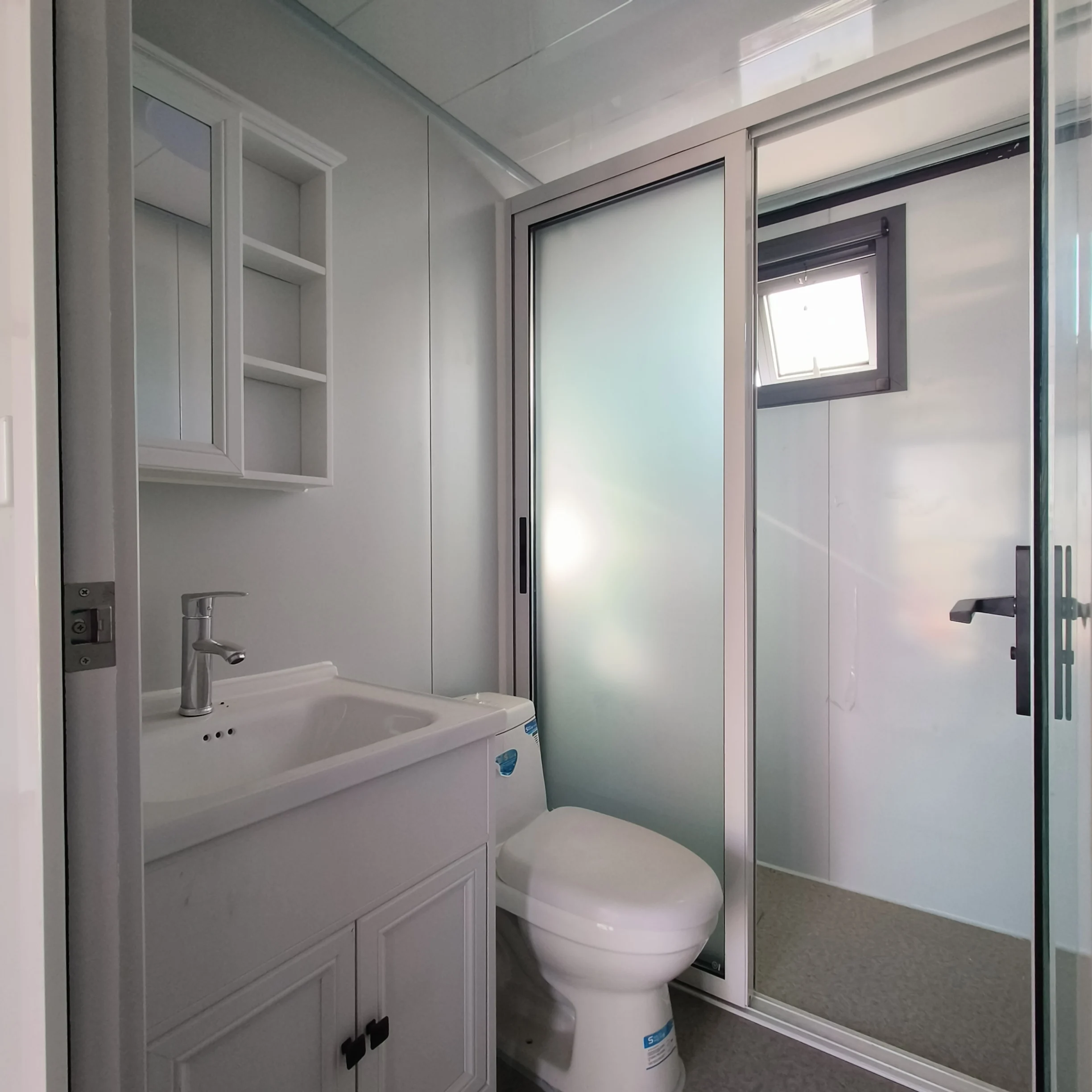 Quickly Build 20ft Container House for Temporary Housing Yellow Wood Grain Decoration for Restaurant Chinese Apartment Farmhouse