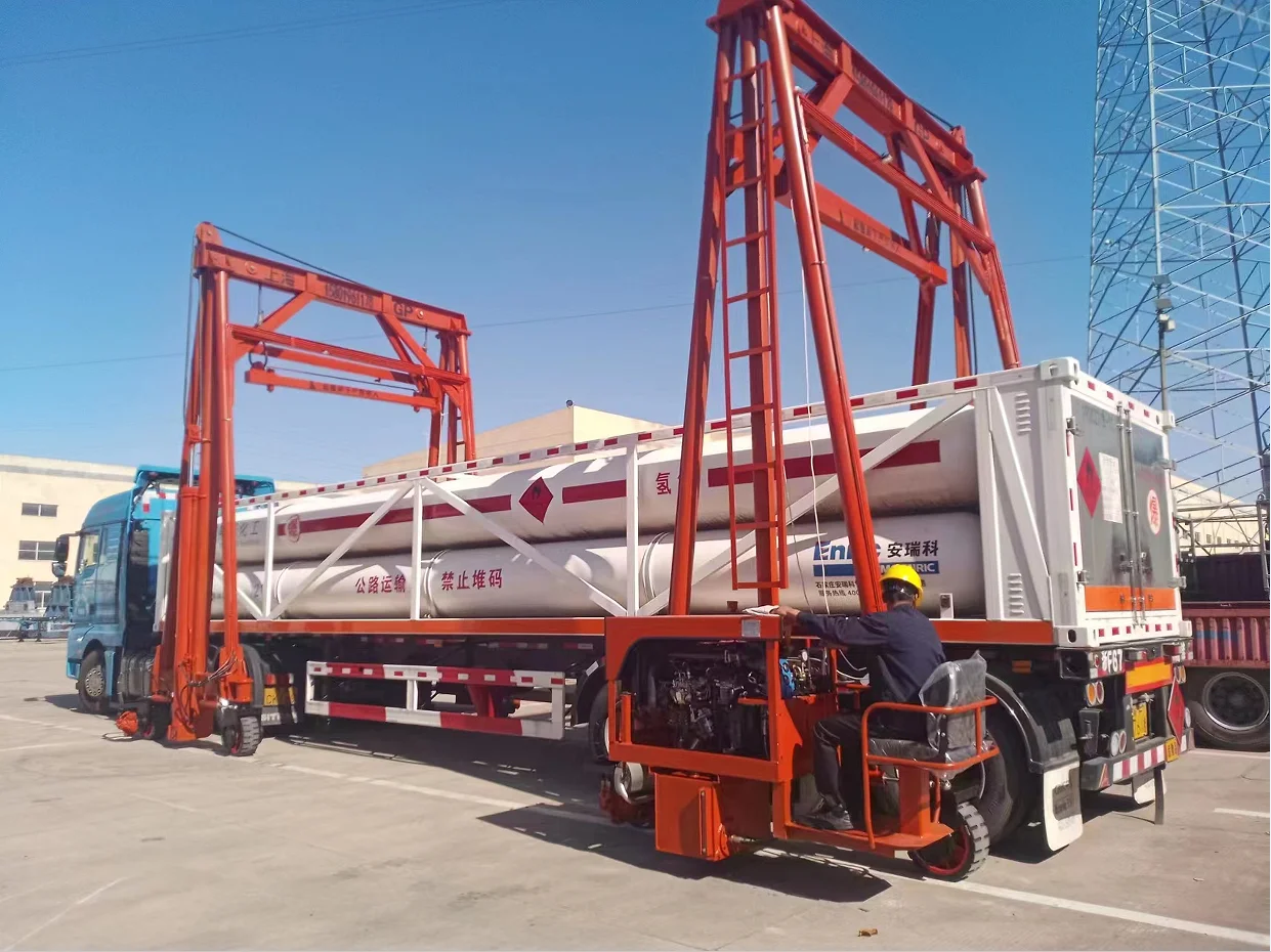 Port Mobile Crane For Large Ship Precast Concrete Container Rubber Tyre Straddle Carrier Crane