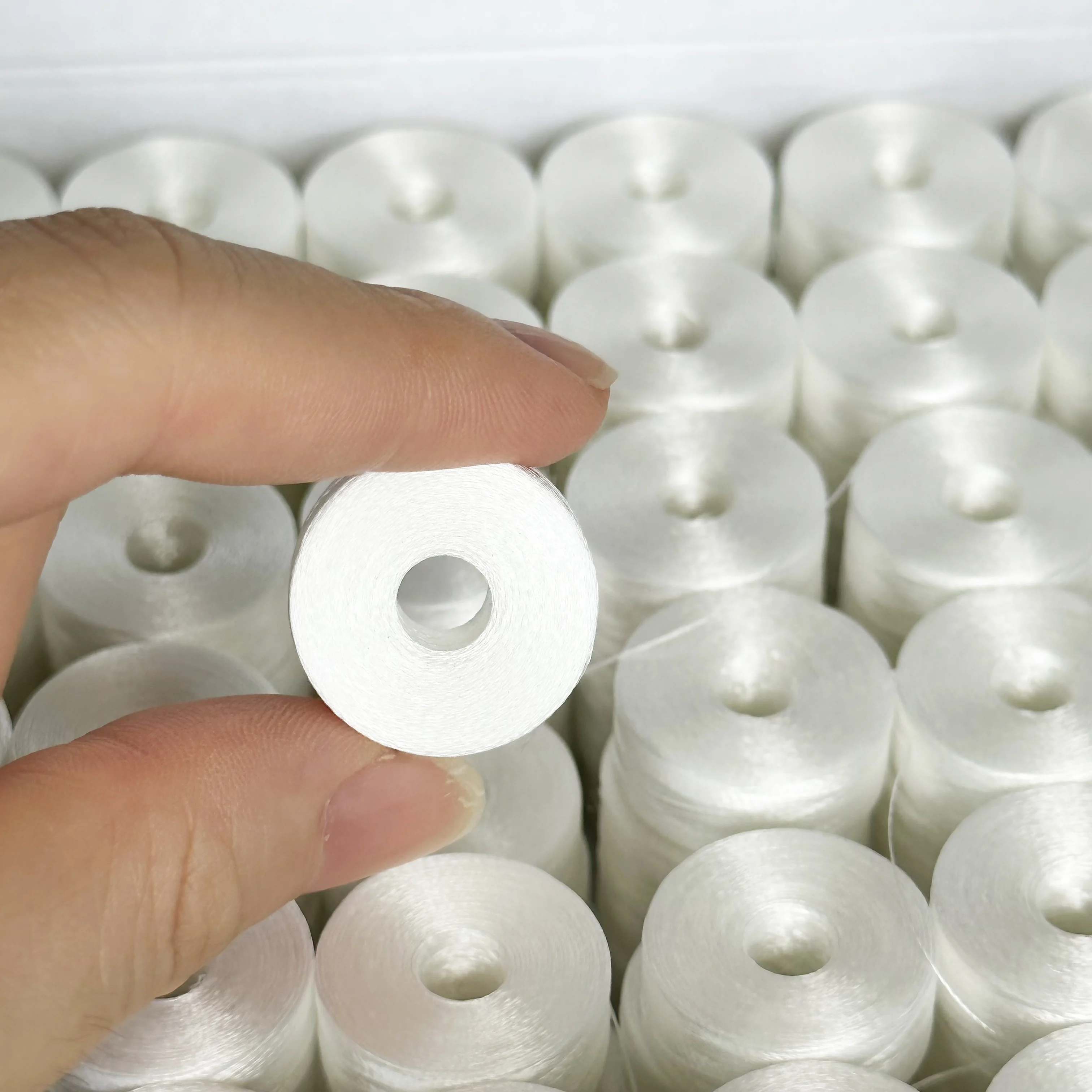 75d/2 Размер L безсердечная сторона без предварительной намотки машина для вышивки предварительно намотанные шпульки