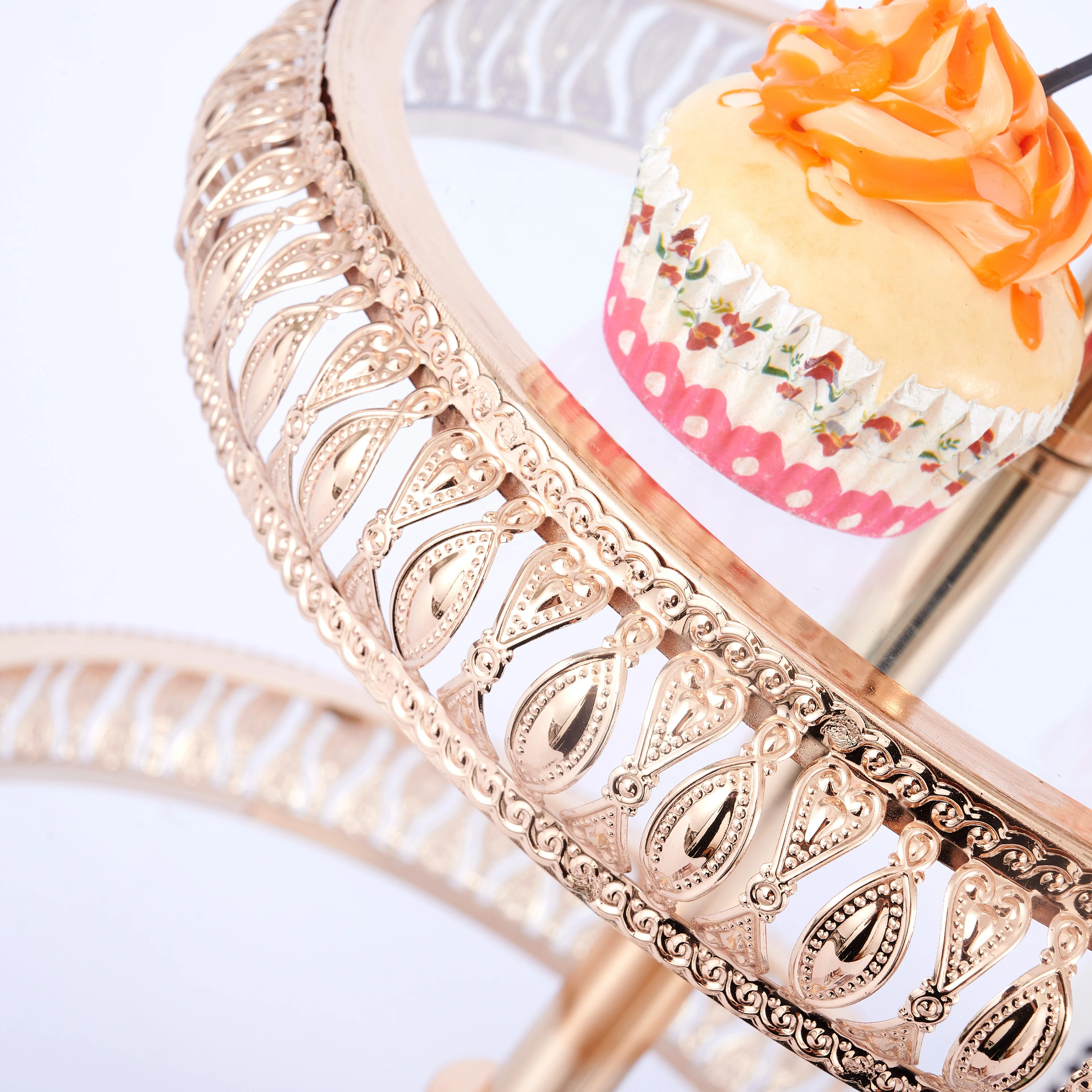 Wholesale Round Silver Wedding Cupcake Display 2 Tiered Dessert Tray 3 Tier Cake Plate Stand with Handle