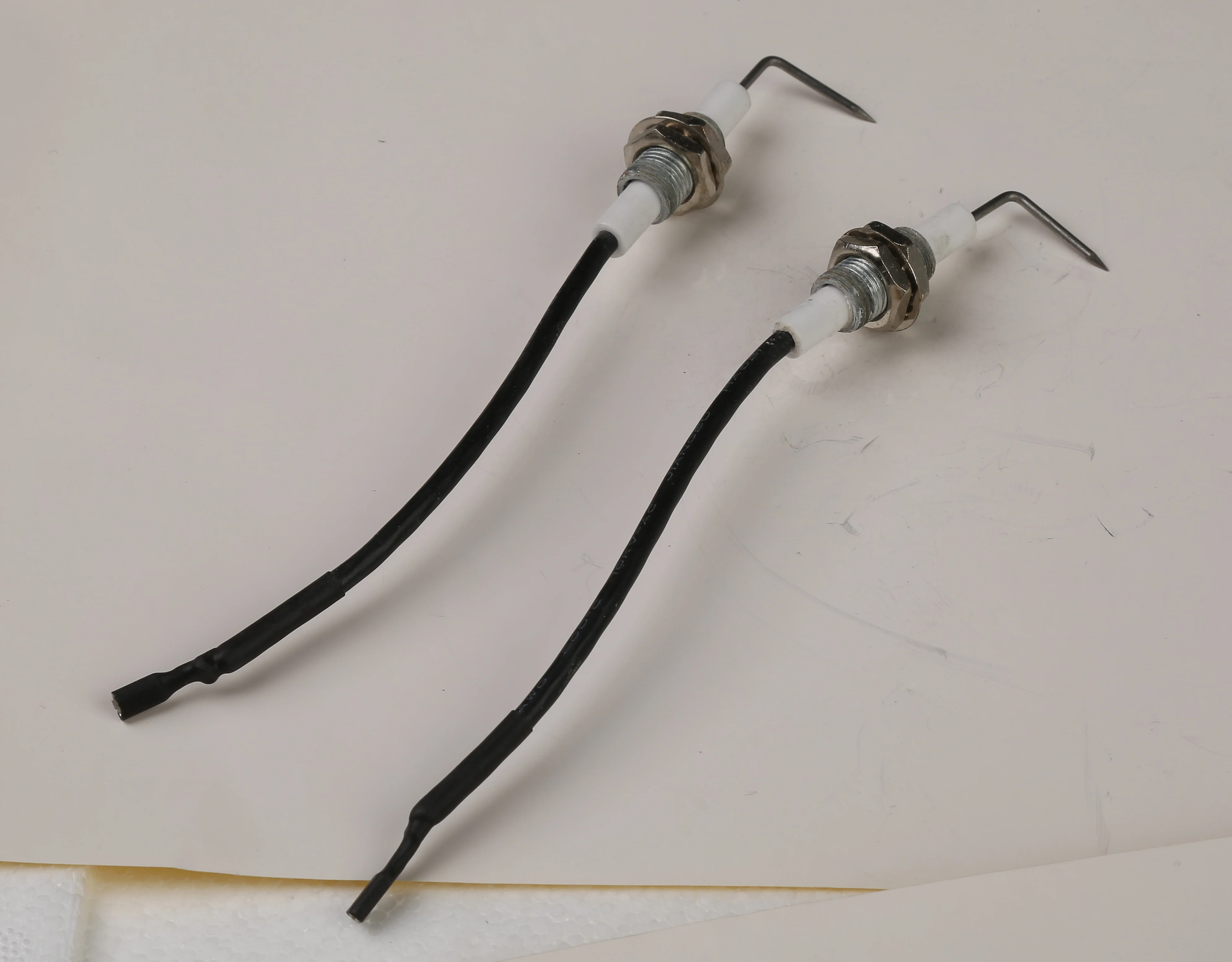 Gas stove ignition needle lighter