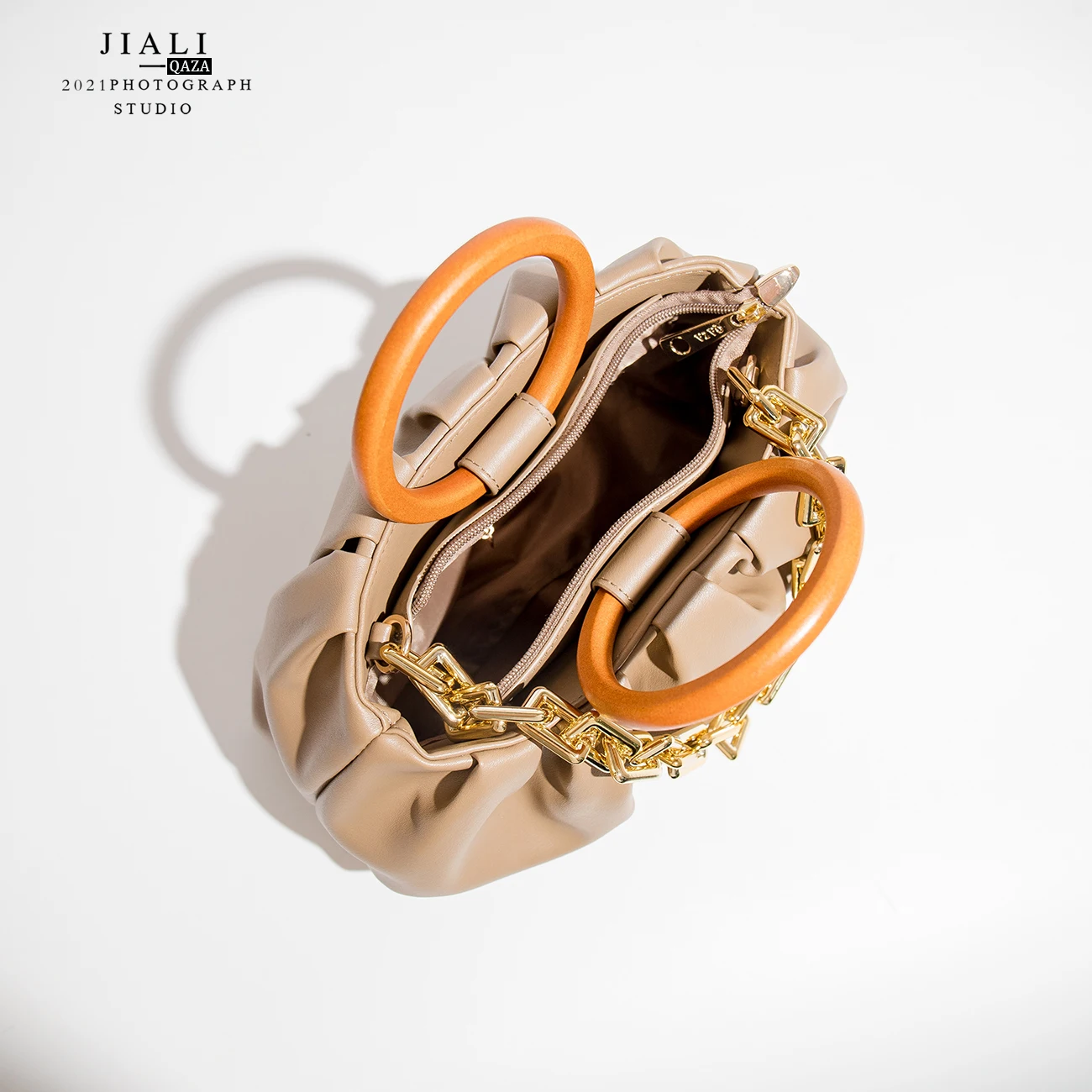 ZD905 Wholesale Pu Leather Wooden Handle Guangzhou Designer Handbag Luxury Trendy Bags Women Handbags Ladies