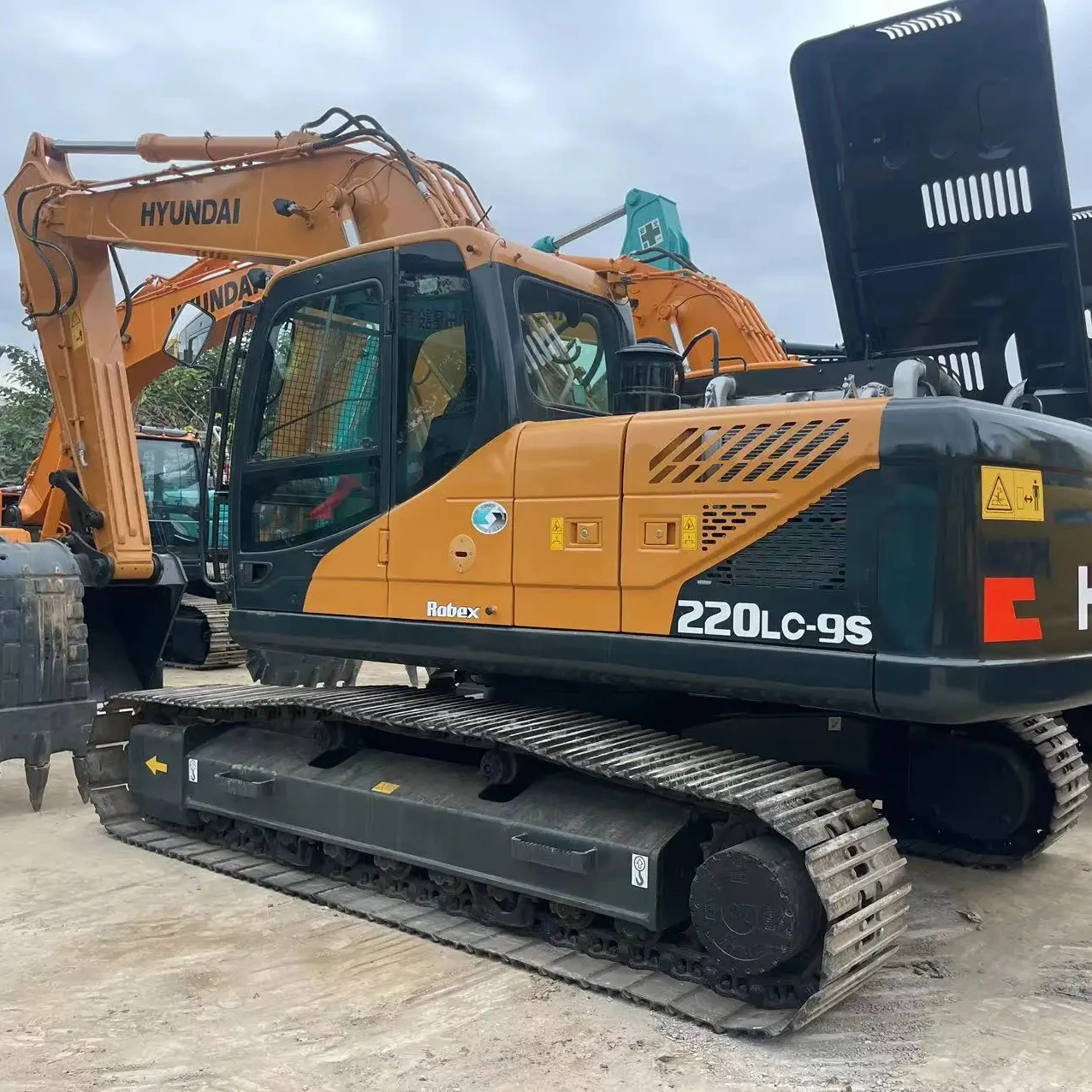 High-end  Hyundai 220LC-9 used excavator with excellent performance for sale