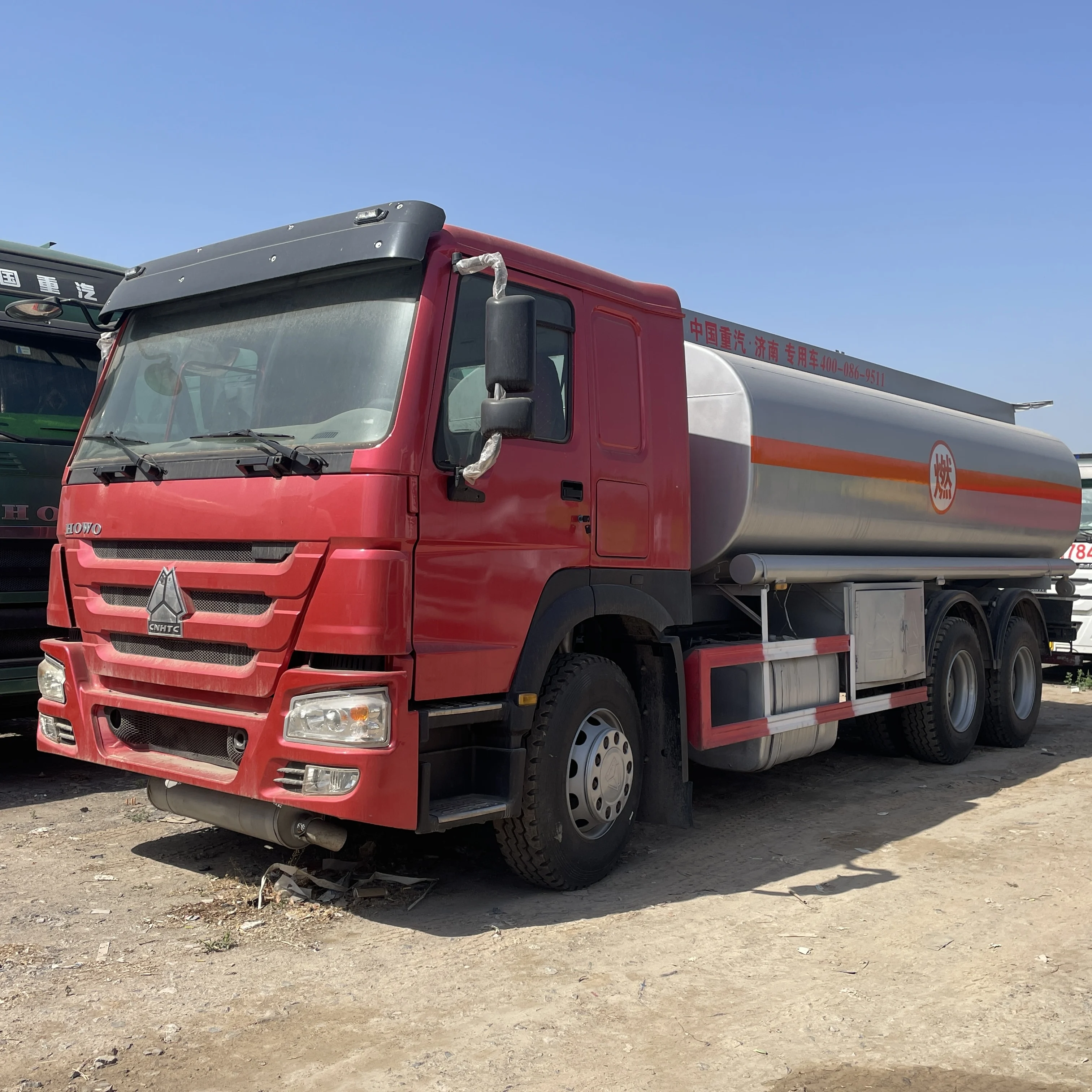 Fuel Tank Truck 20000L SHACMAN L3000 6X4 Gasolineoil Transport Truck With Dispenser
