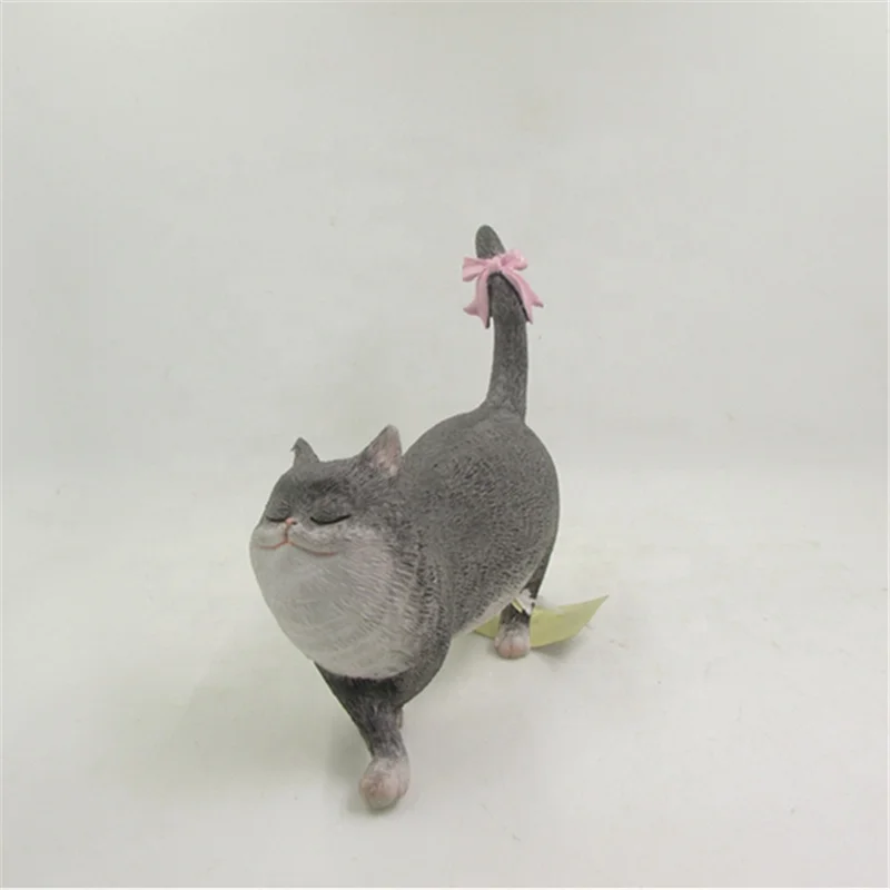 
Z12933A Wholesale Home Decor Resin Hand Carving Cat With A Bowknot On Tail Arrogant Cat Figurine 