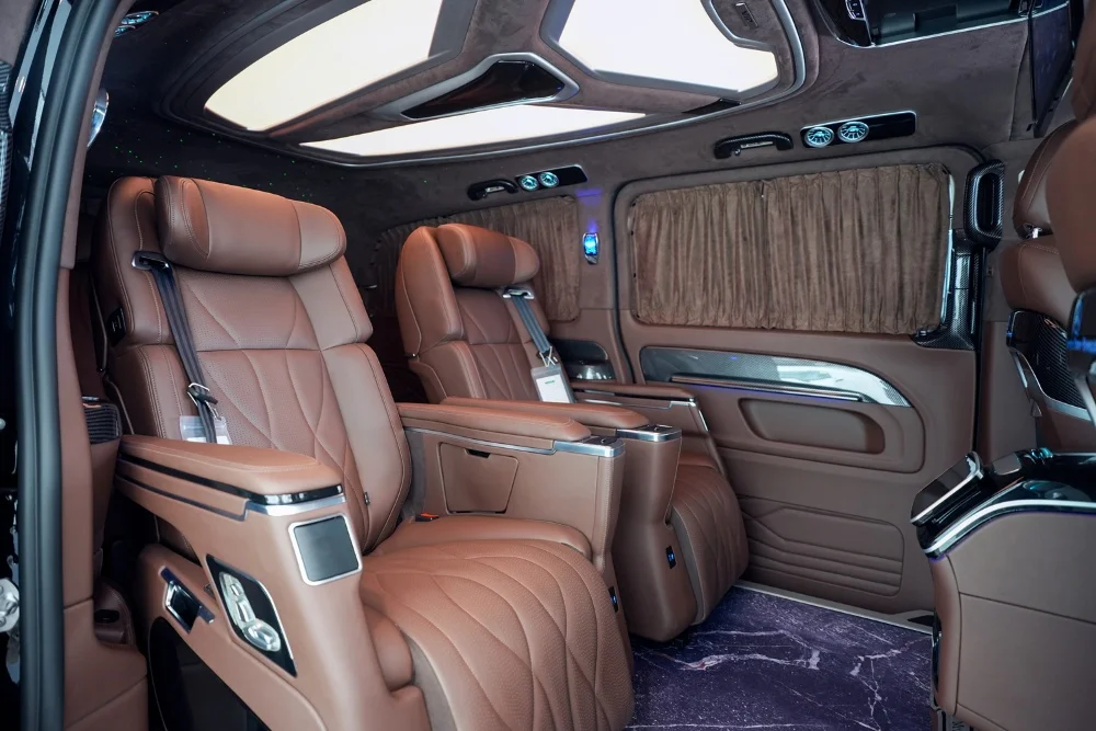 Brand New Mercedes-Benz Business Van Conversion Zero Mileage Automatic Gearbox Turbo Customizable Leather R18 Dark 4L Electric