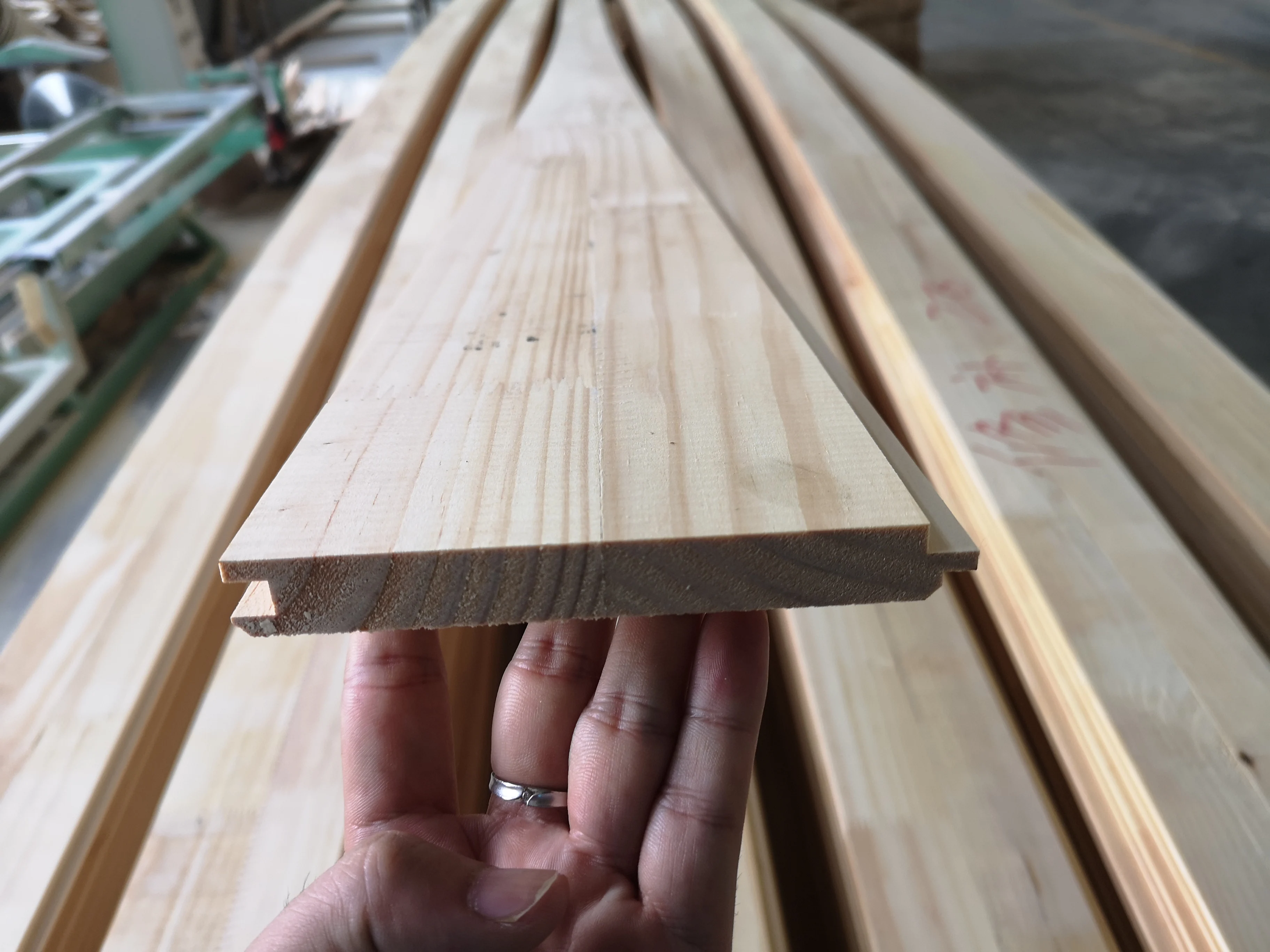 Плинтус с покрытием Gesso Shiplap