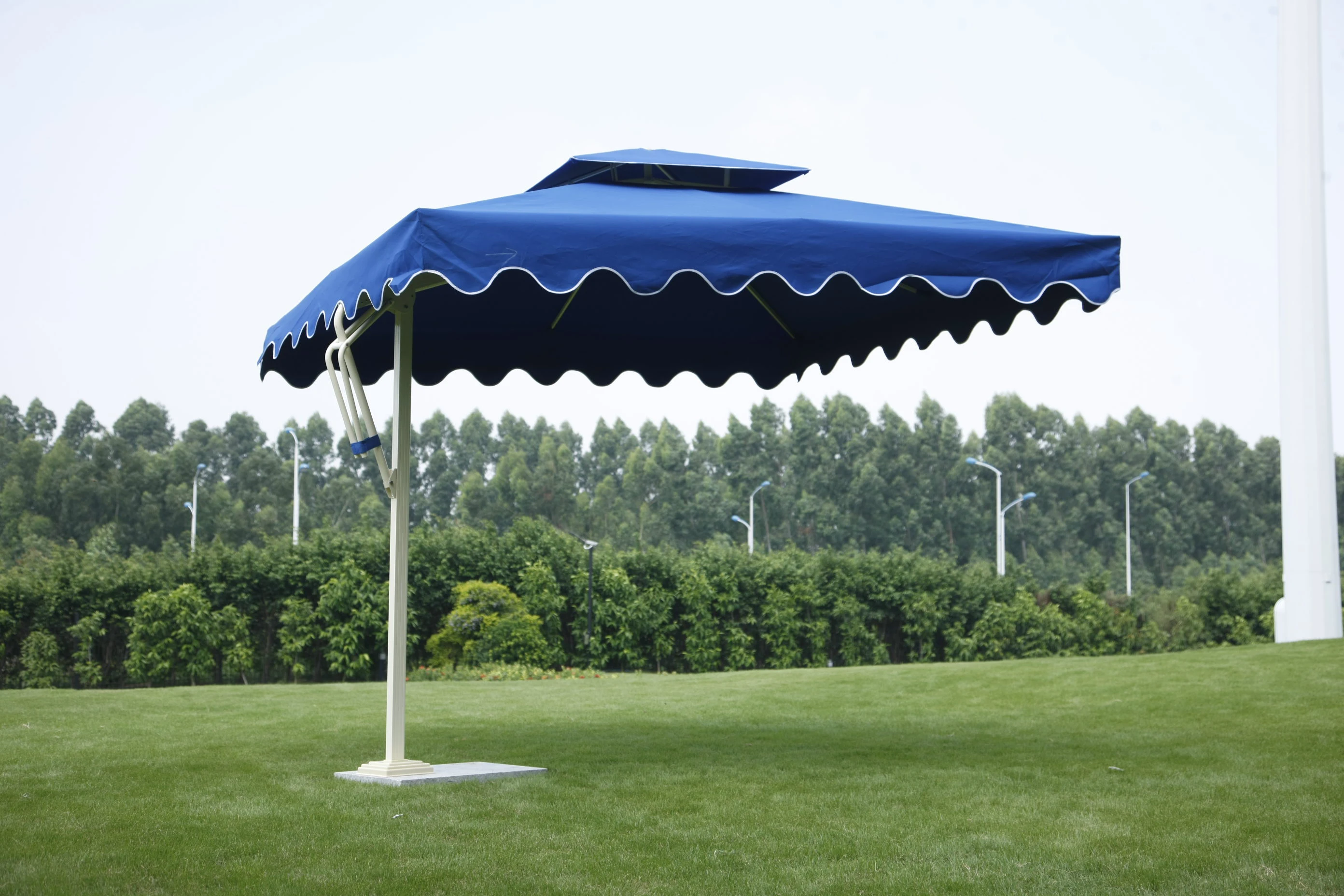 Modern factory garden furniture outdoor aluminum sun umbrella for swimming pool side parasol