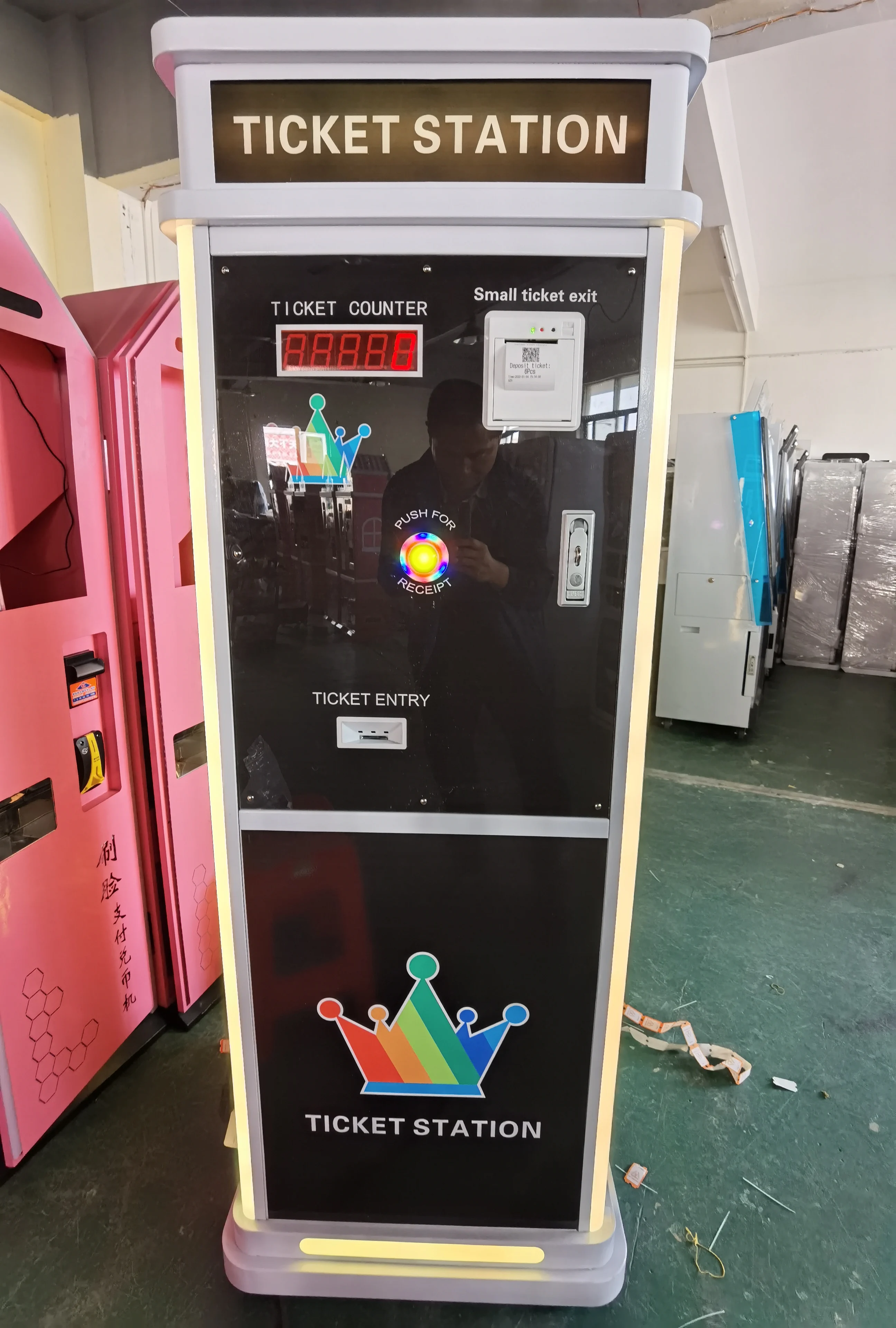 Professional custom Stand up 3 sides digital ticket cutter cutting tickets station eater hub for amusement park