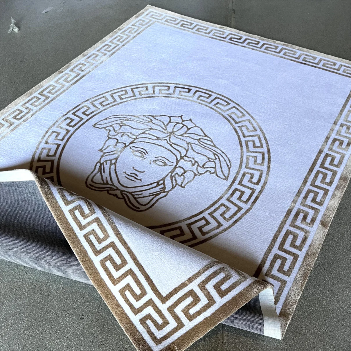 Handmade carpet Custom Made Wool Rugs Tufted Carpets logo customized Washable carpet for Bedroom