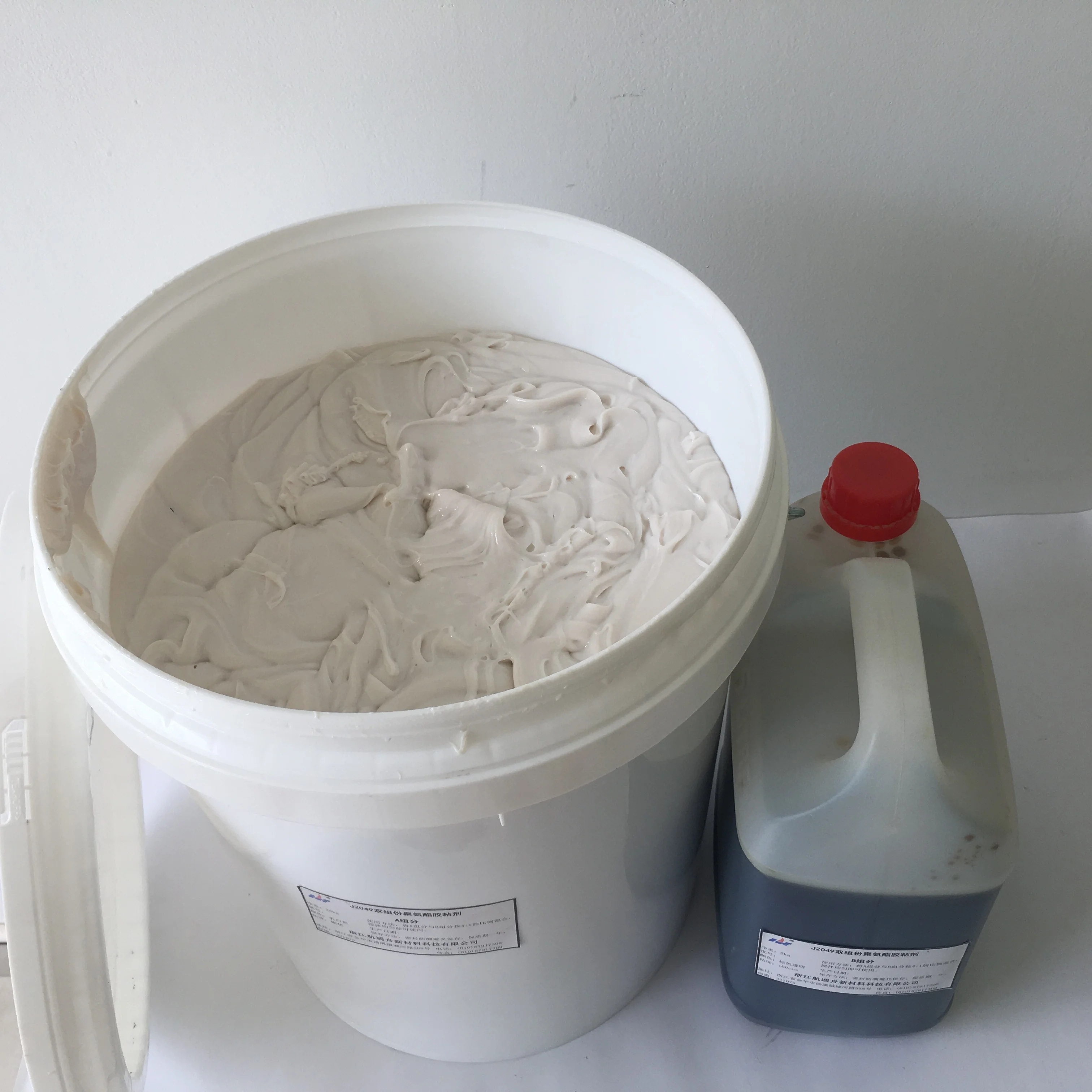 Китай Оптовая пластиковые склеивания жидкий клей полиуретановый клей