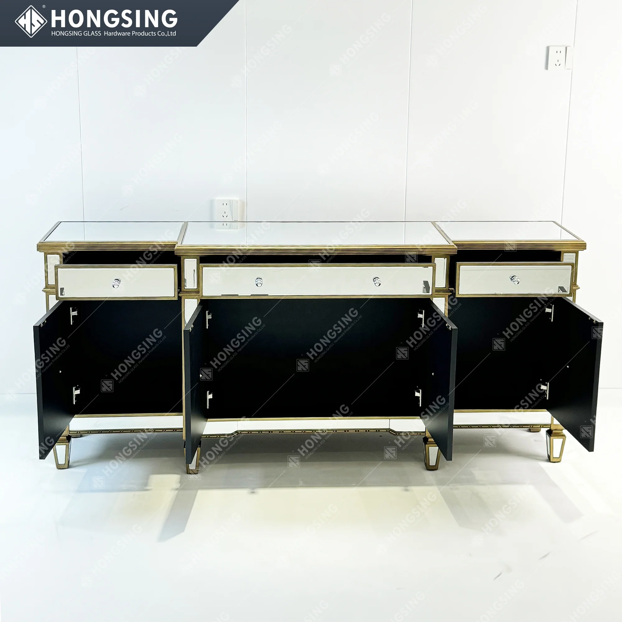 Retro Style Mirrored 3 Drawers 4 Doors Sideboard Cabinet Console Table For Home Hotel Storage Sideboard Furniture Console