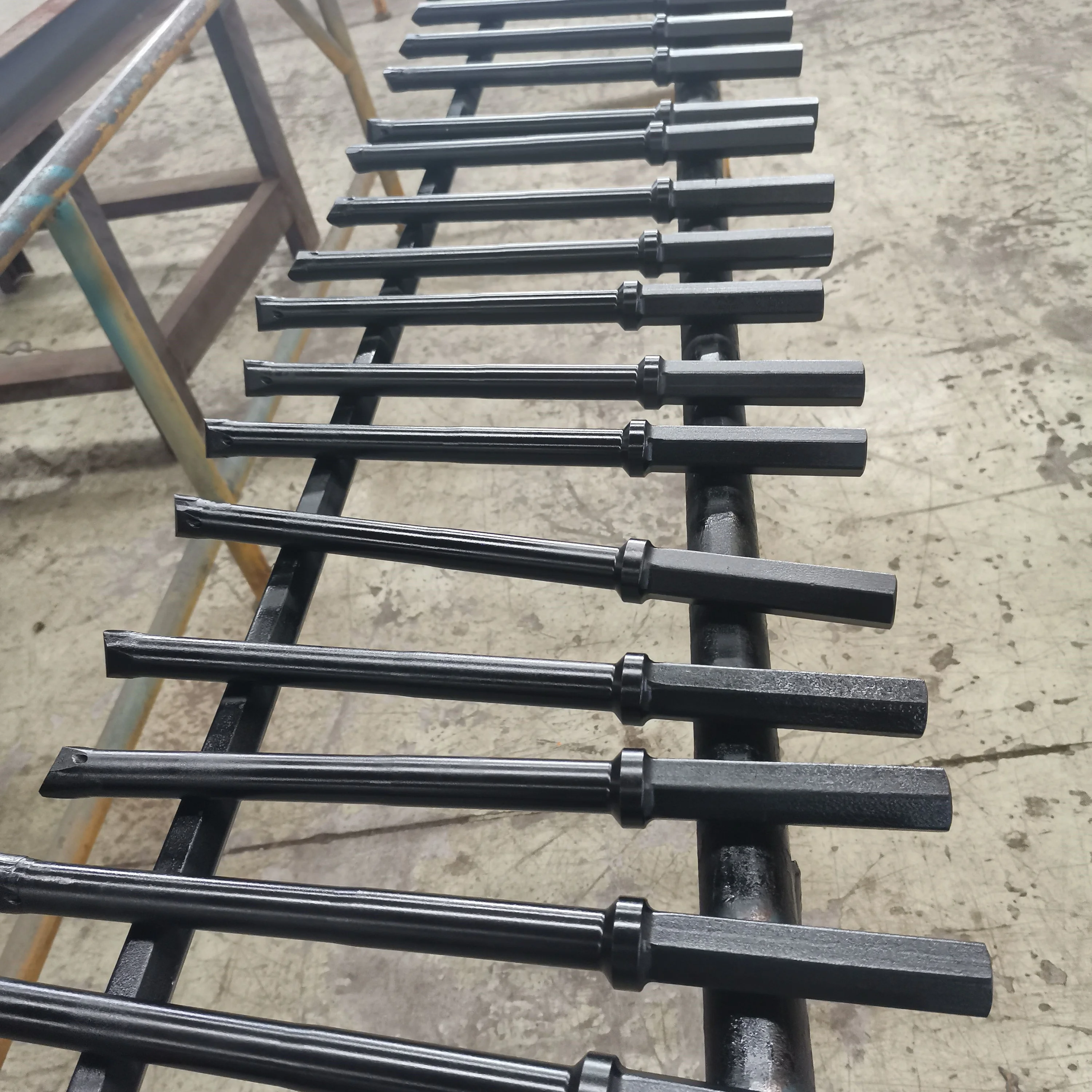 New design underground machine pipe sharpener integral steel plug hole rod for rock drilling