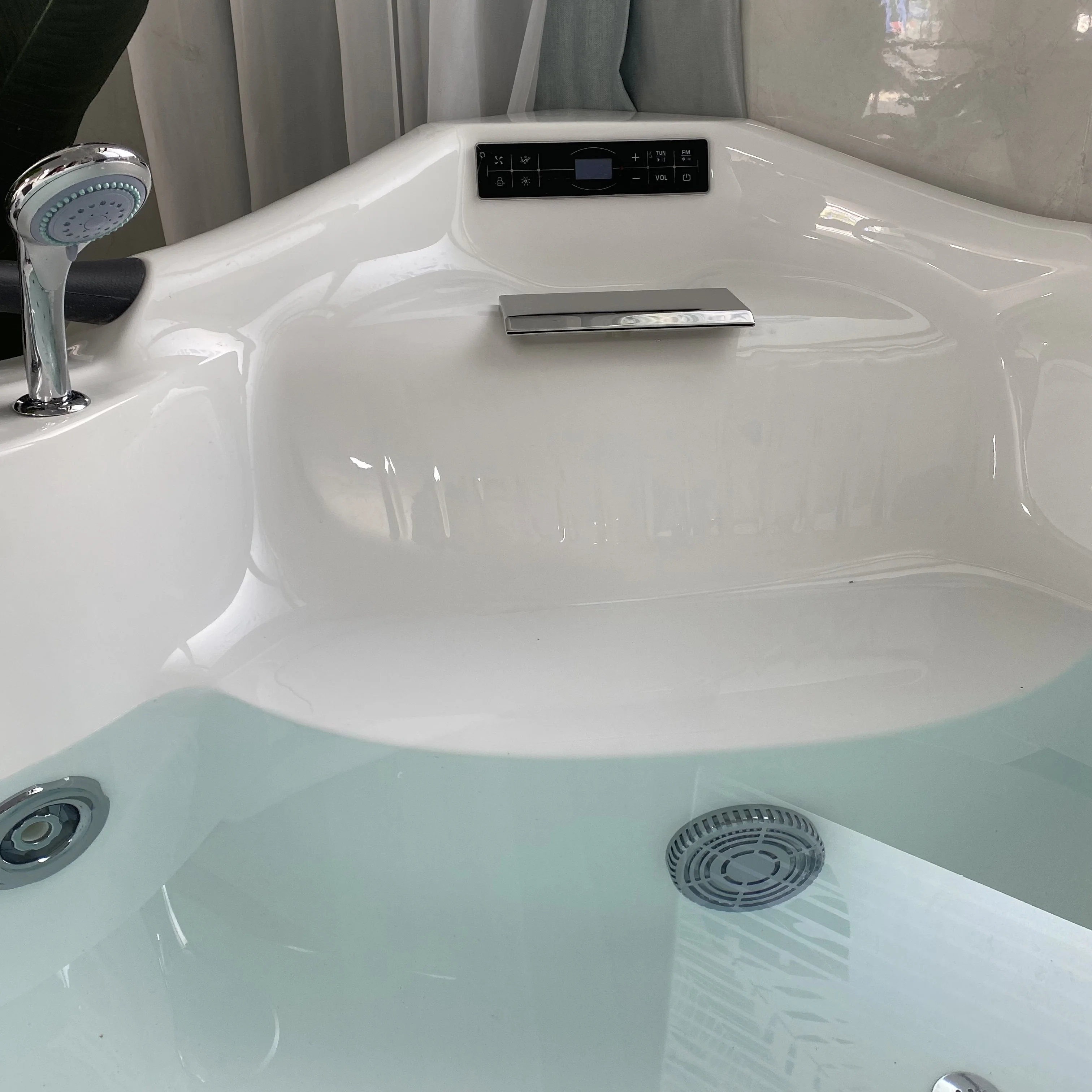 Wholesale Acrylic Massage Bathtub with Handle Deep Jetted whirlpool Bath Hot Tubs Big Spa for Two Person